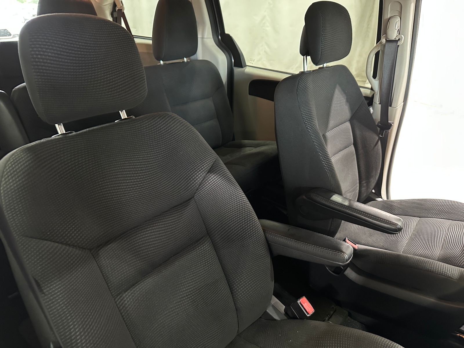 Thumbnail: 2020 Dodge Grand Caravan - 2