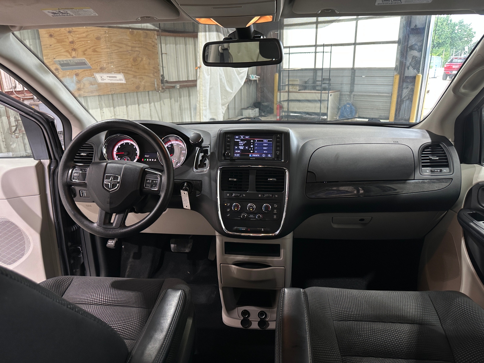 Thumbnail: 2020 Dodge Grand Caravan - 3