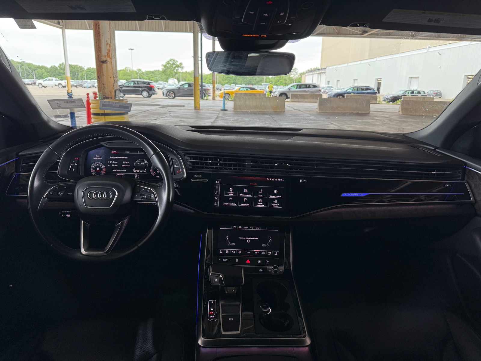 Thumbnail: 2020 Audi Q8 - 2