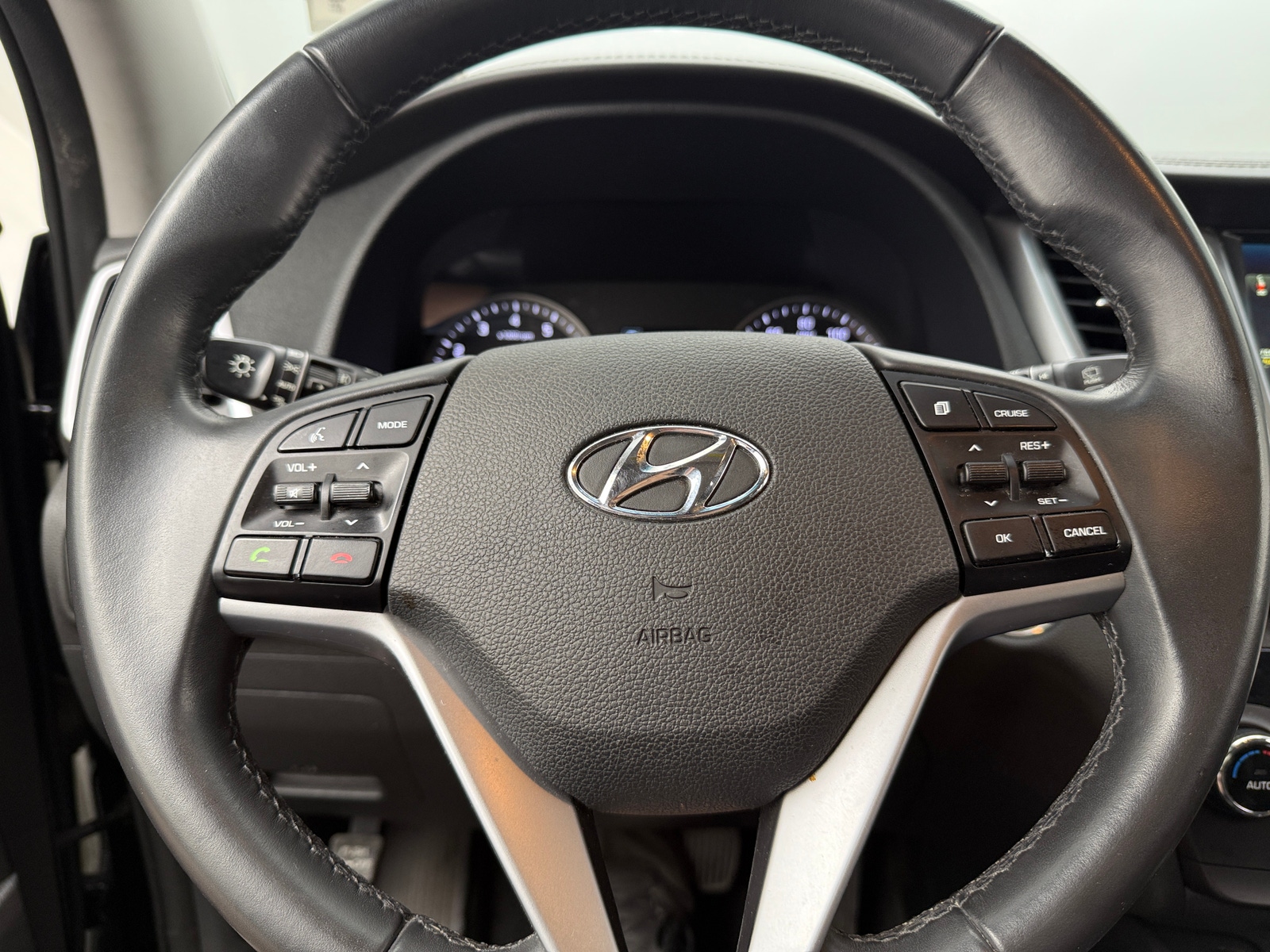 Thumbnail: 2017 Hyundai Tucson - 4