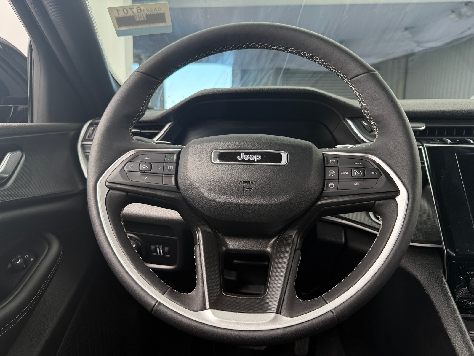 Thumbnail: 2024 Jeep Grand Cherokee L - 4