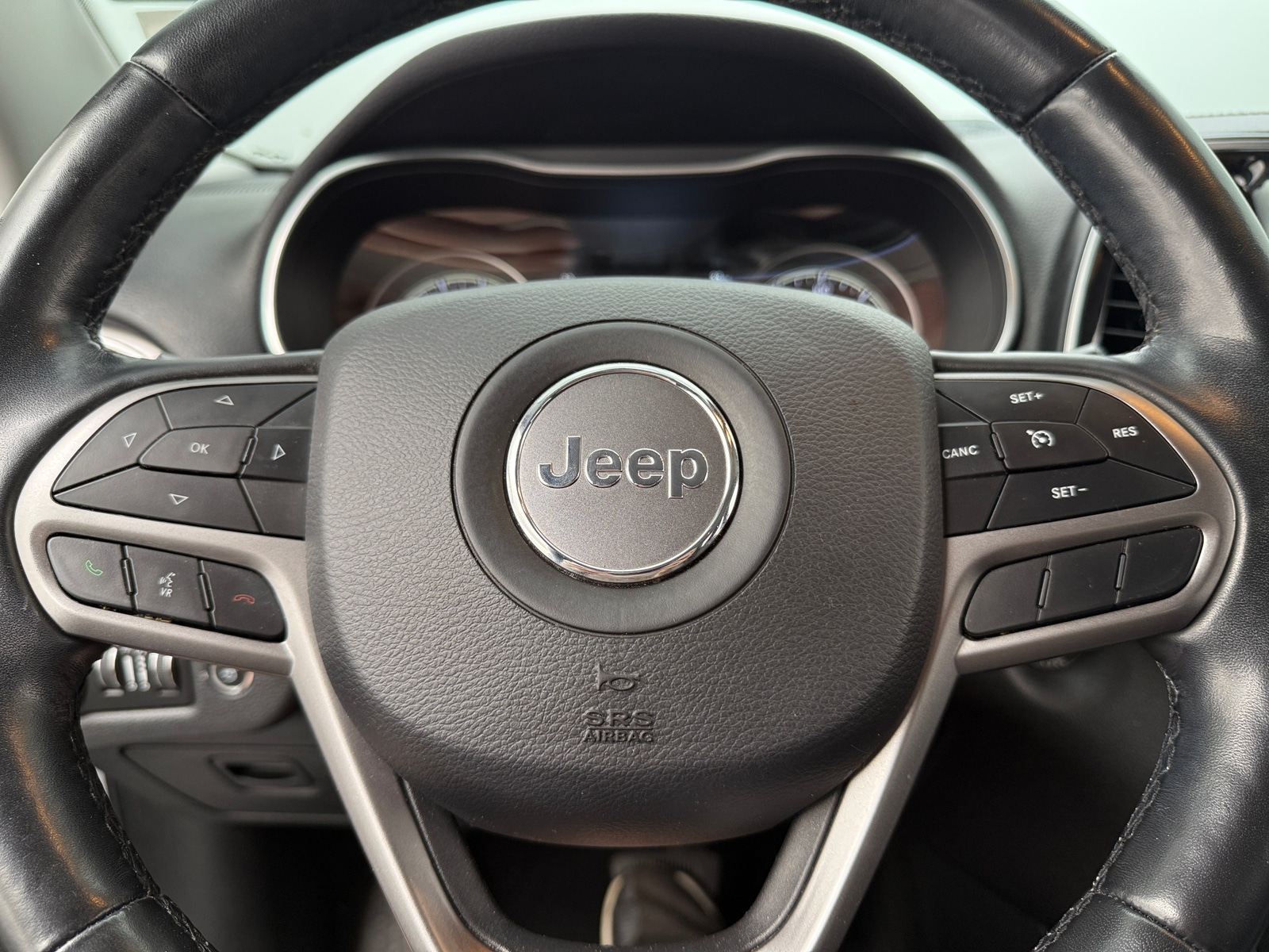 Thumbnail: 2020 Jeep Cherokee - 4