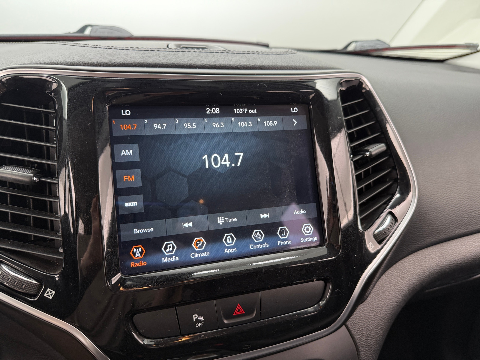 Thumbnail: 2020 Jeep Cherokee - 3