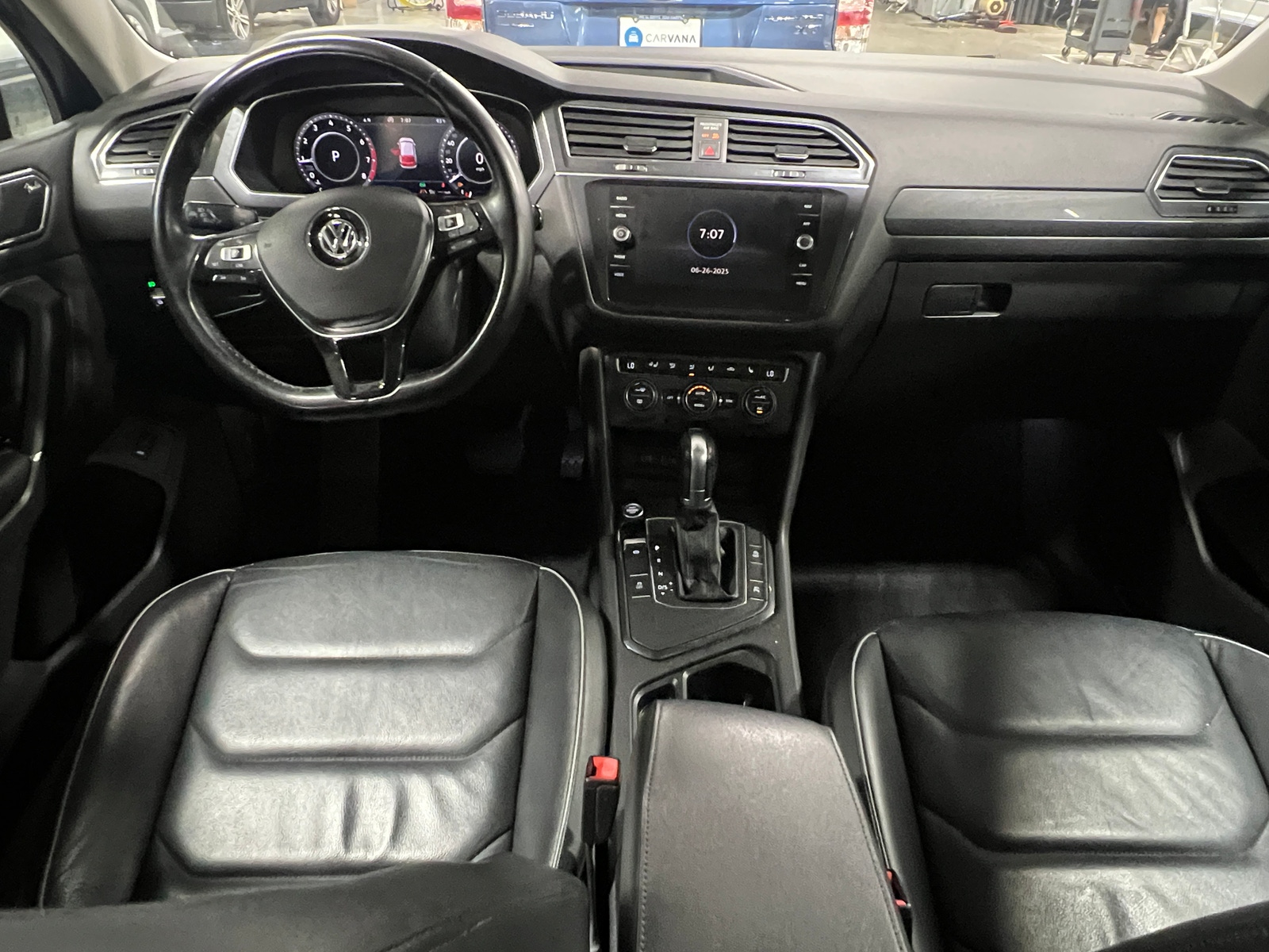 Thumbnail: 2018 Volkswagen Tiguan - 2