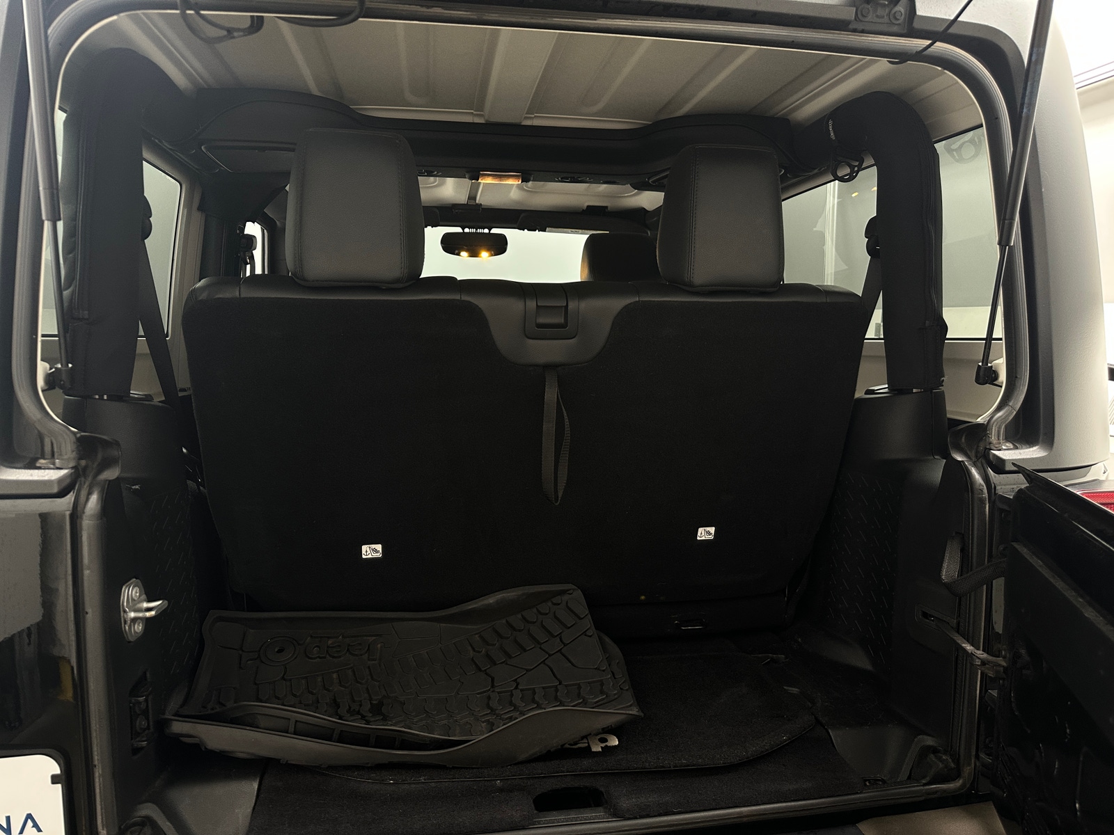 Thumbnail: 2017 Jeep Wrangler - 6