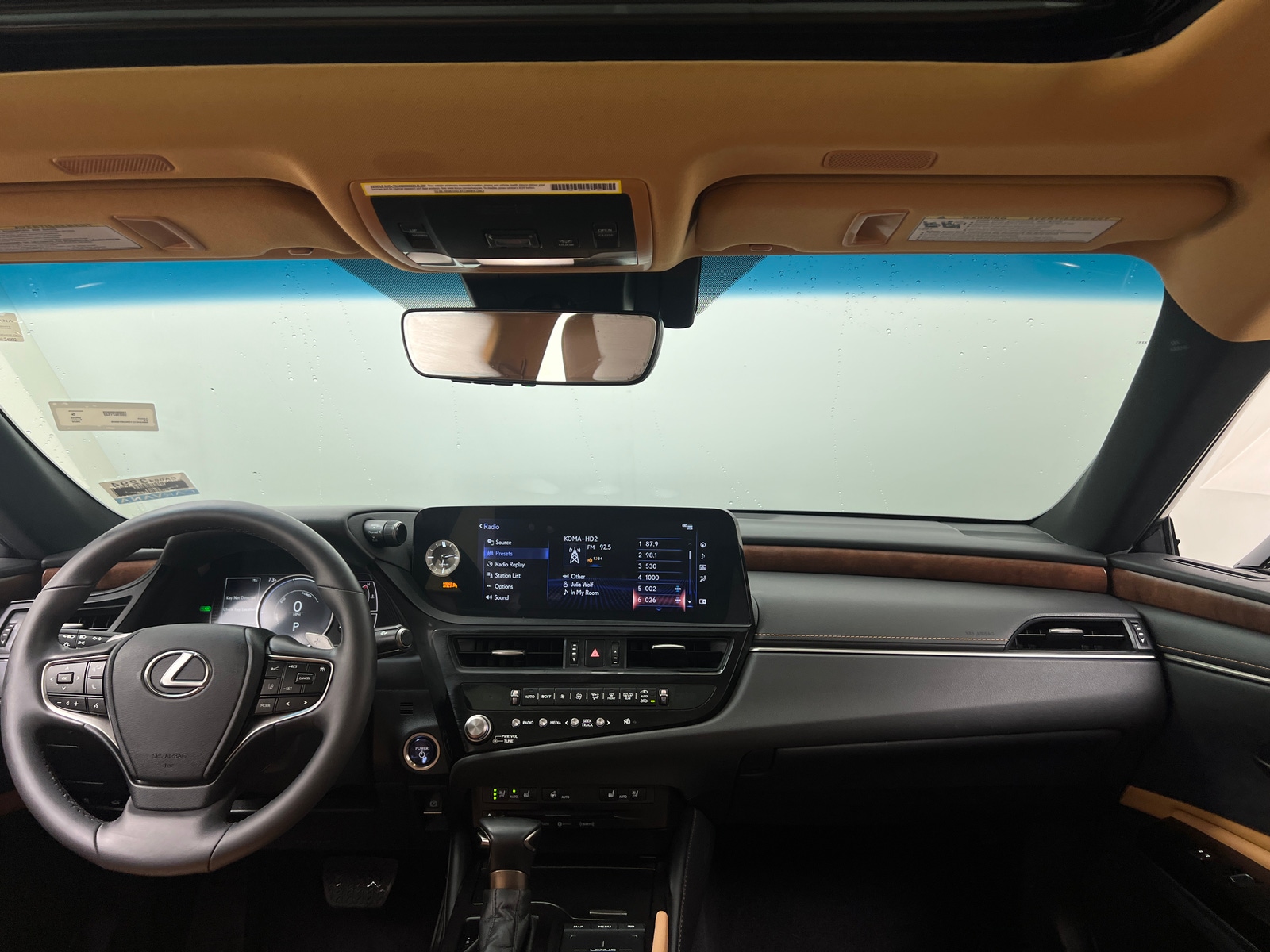 Thumbnail: 2022 Lexus ES - 2
