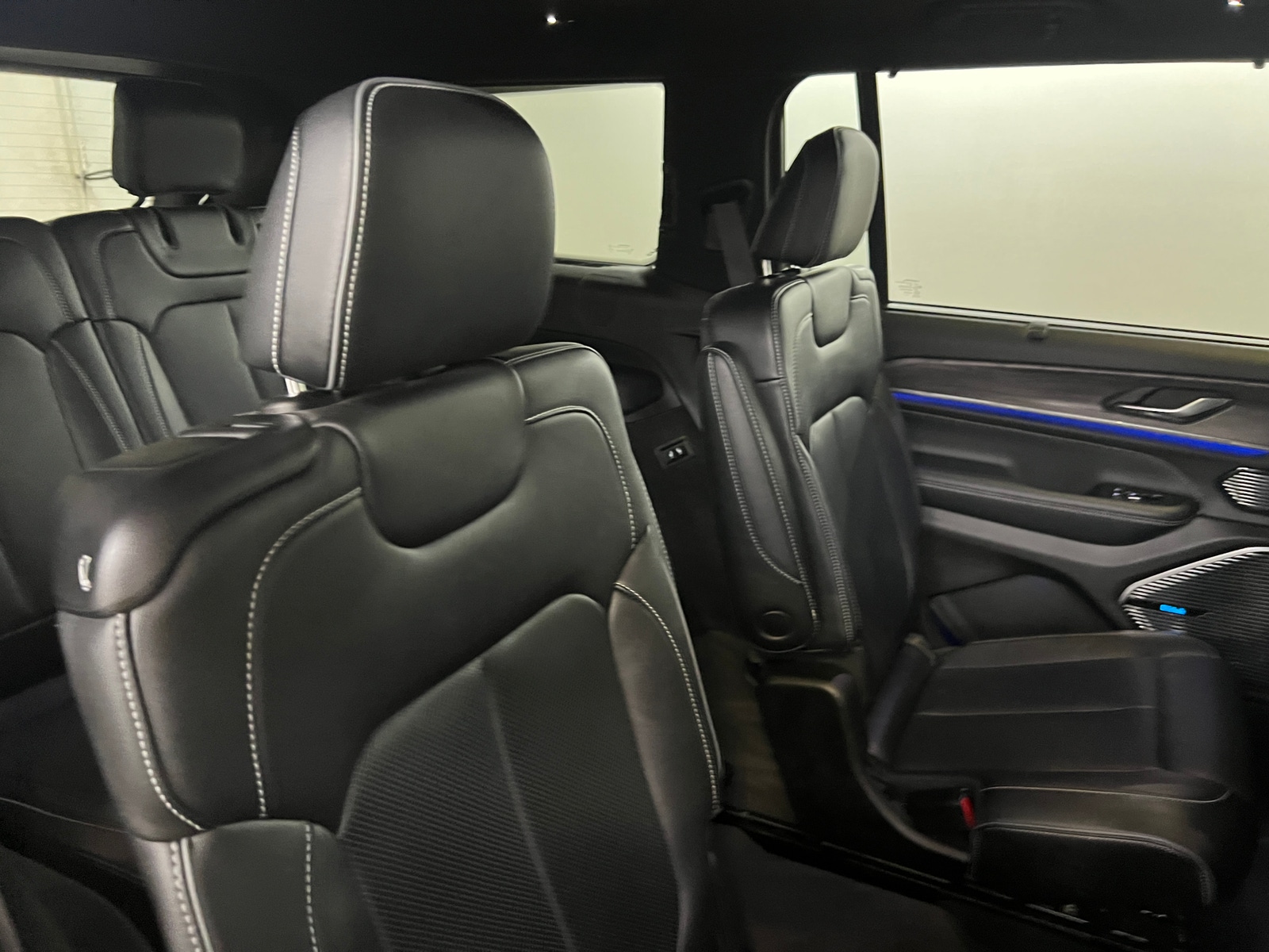 Thumbnail: 2022 Jeep Grand Cherokee L - 5