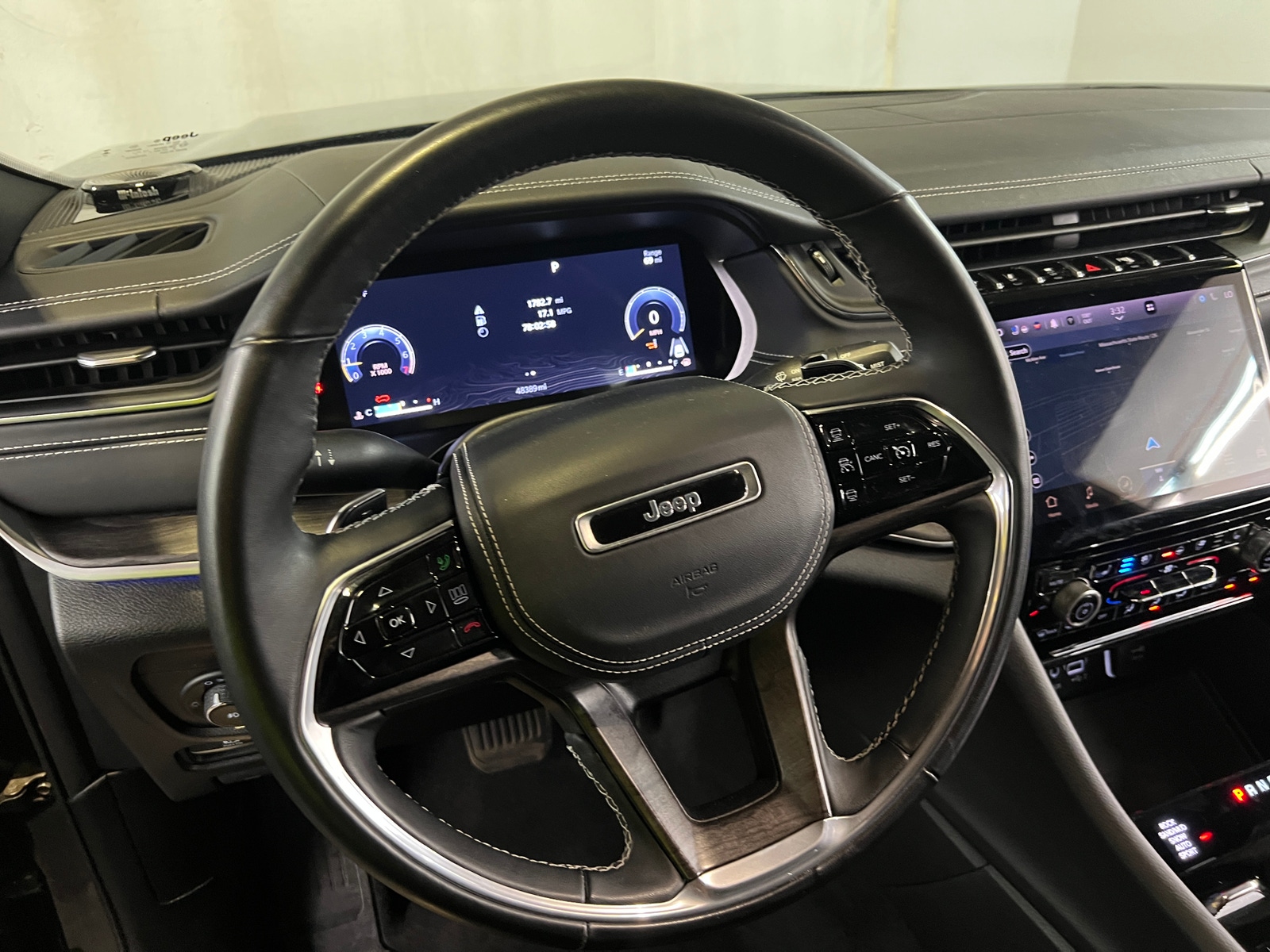 Thumbnail: 2022 Jeep Grand Cherokee L - 4