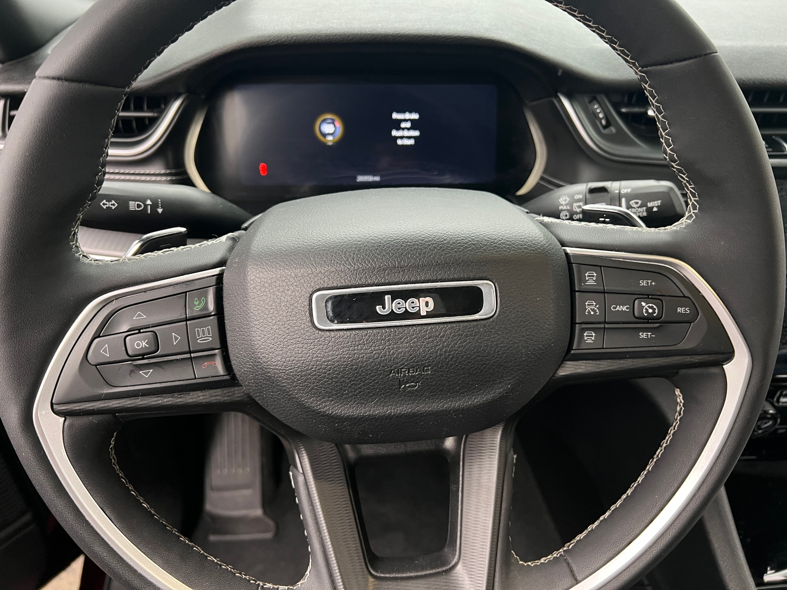 Thumbnail: 2023 Jeep Grand Cherokee L - 4