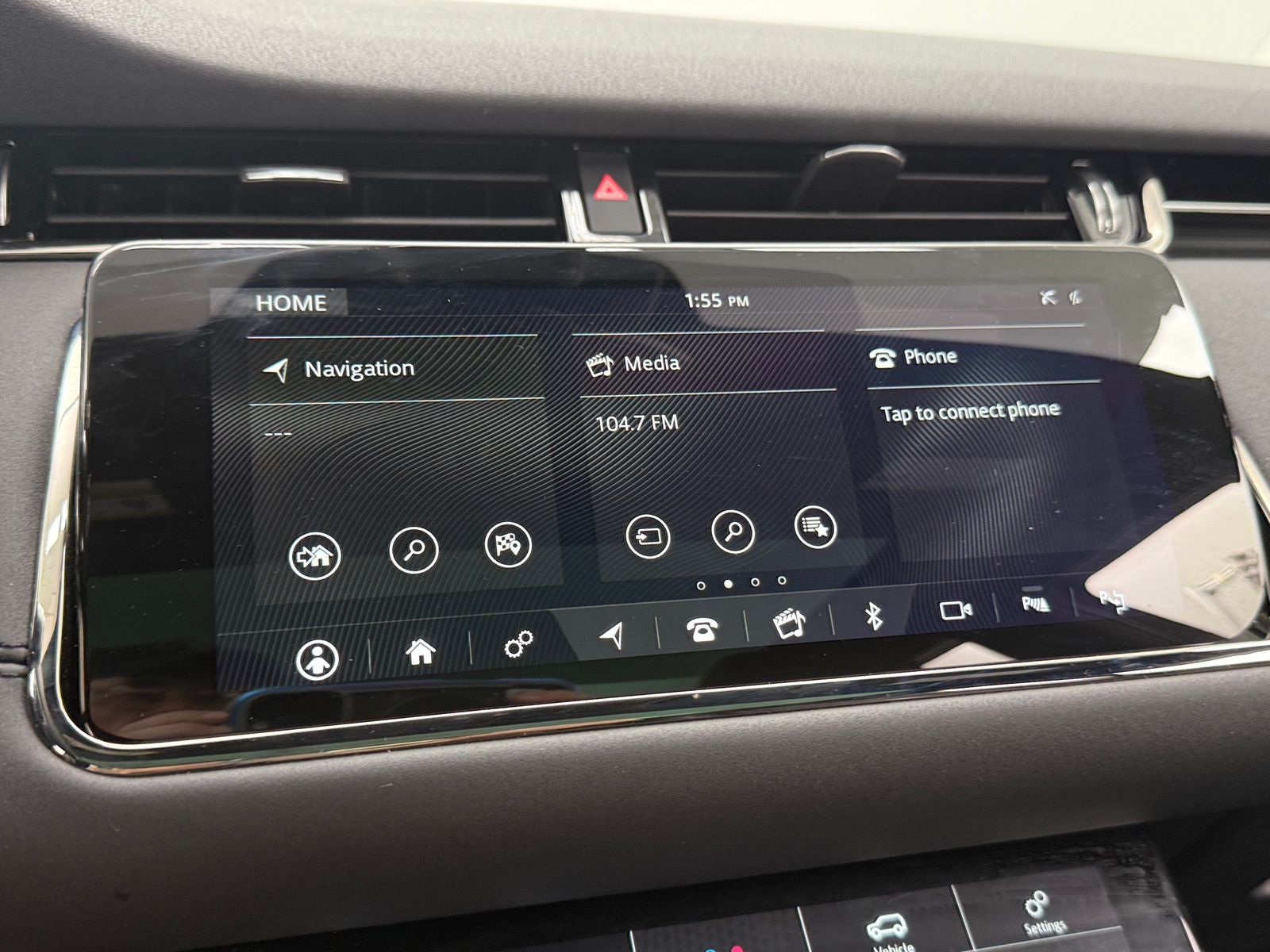 Thumbnail: 2020 Land Rover Range Rover Evoque - 3