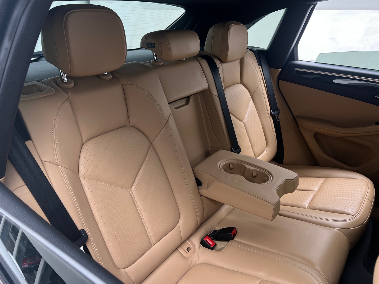Thumbnail: 2017 Porsche Macan - 5