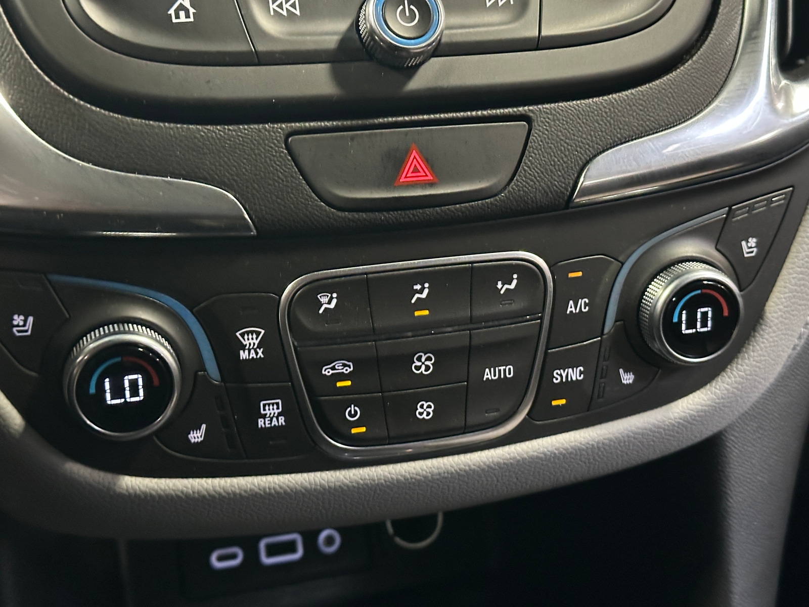 Thumbnail: 2020 Chevrolet Equinox - 3