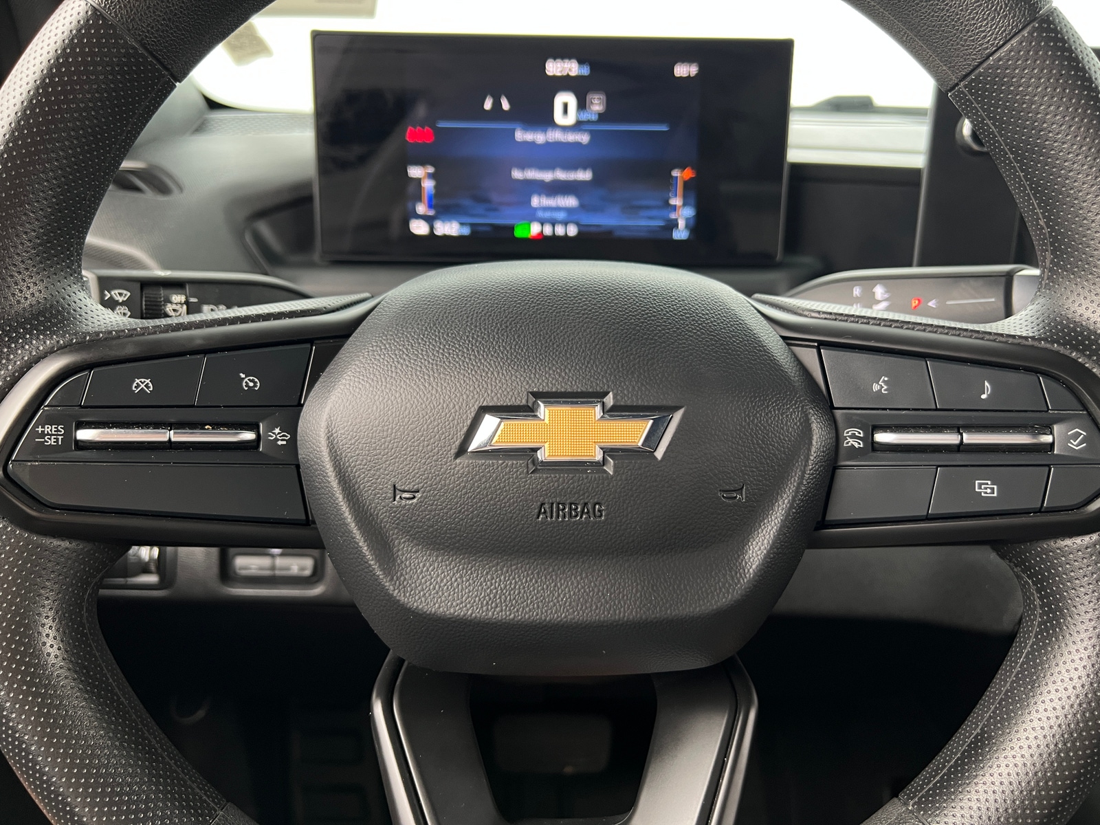 Thumbnail: 2024 Chevrolet Silverado EV - 4