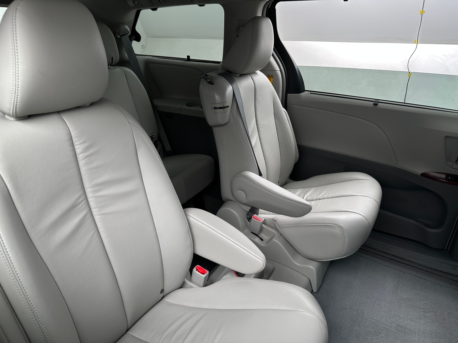 Thumbnail: 2013 Toyota Sienna - 5