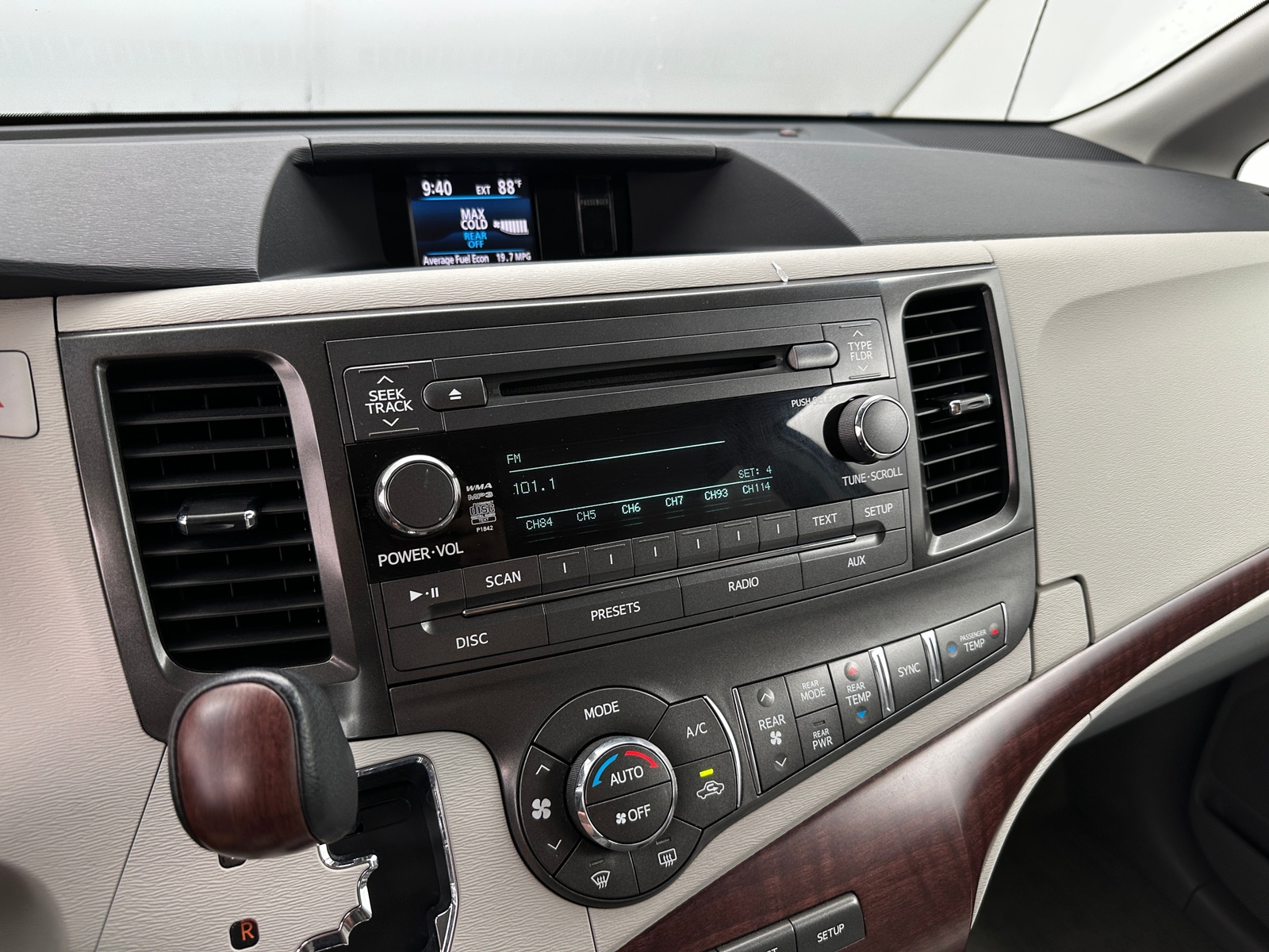 Thumbnail: 2013 Toyota Sienna - 3