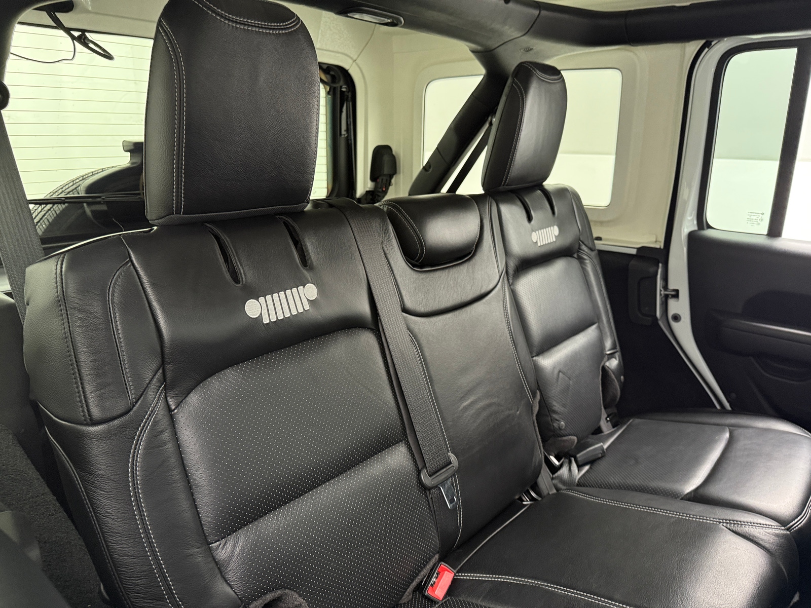 Thumbnail: 2020 Jeep Wrangler - 5