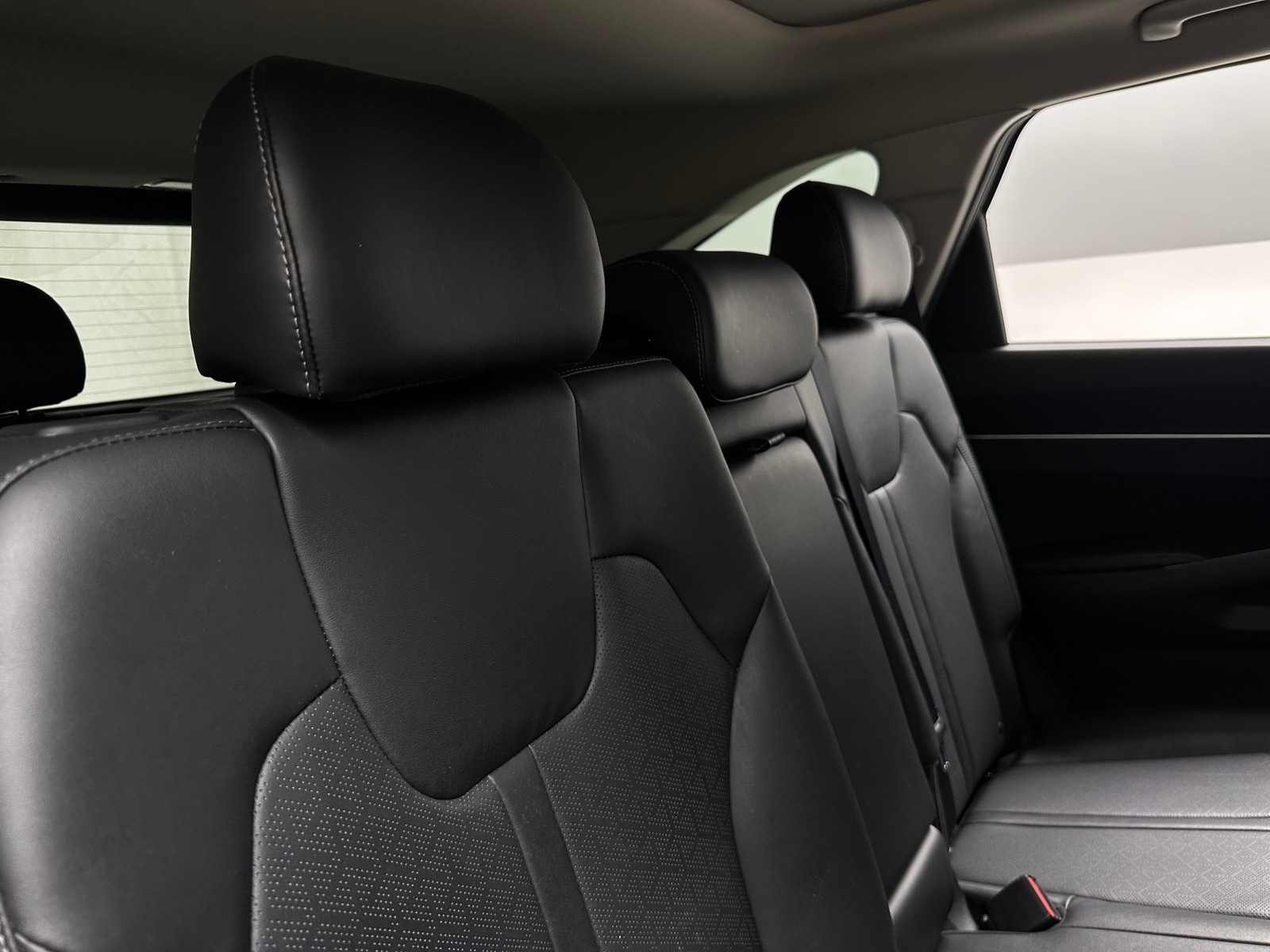 Thumbnail: 2022 Kia Sorento - 5