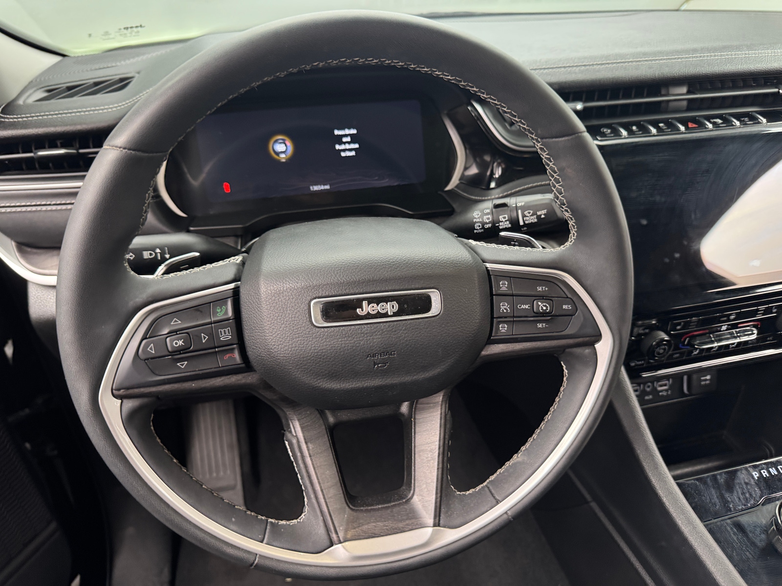Thumbnail: 2023 Jeep Grand Cherokee L - 4