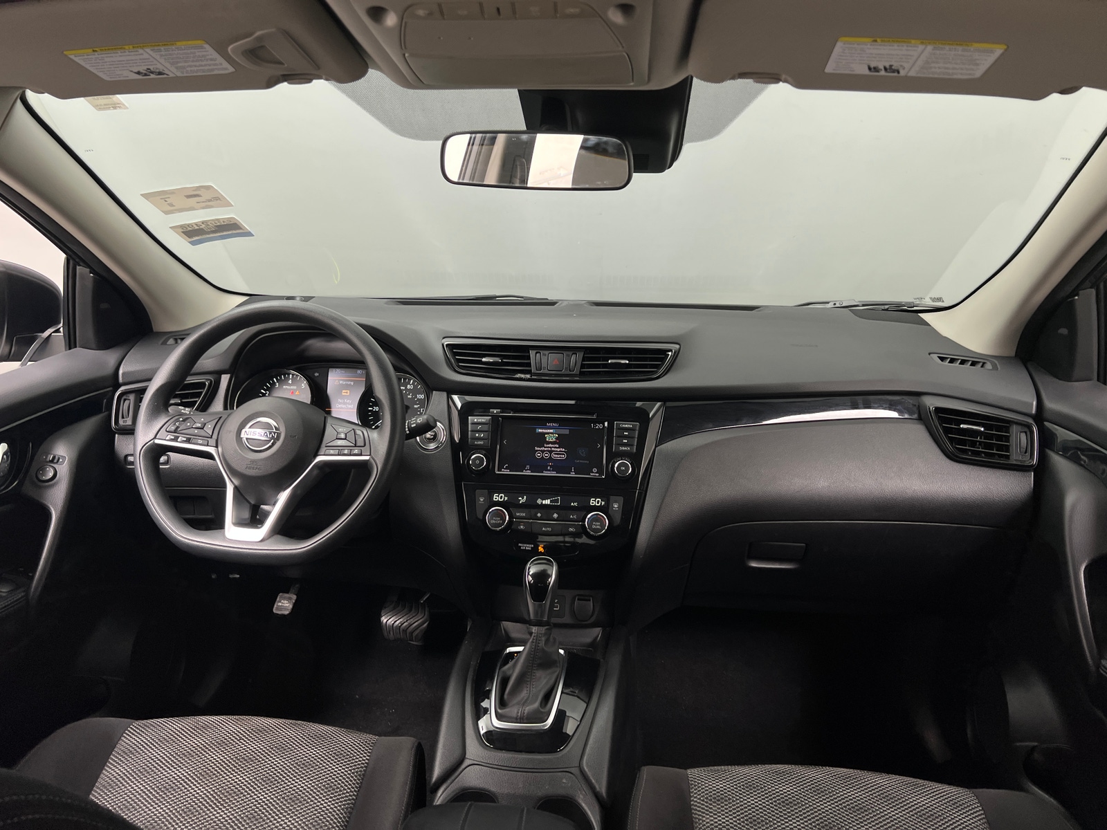 Thumbnail: 2020 Nissan Rogue Sport - 3