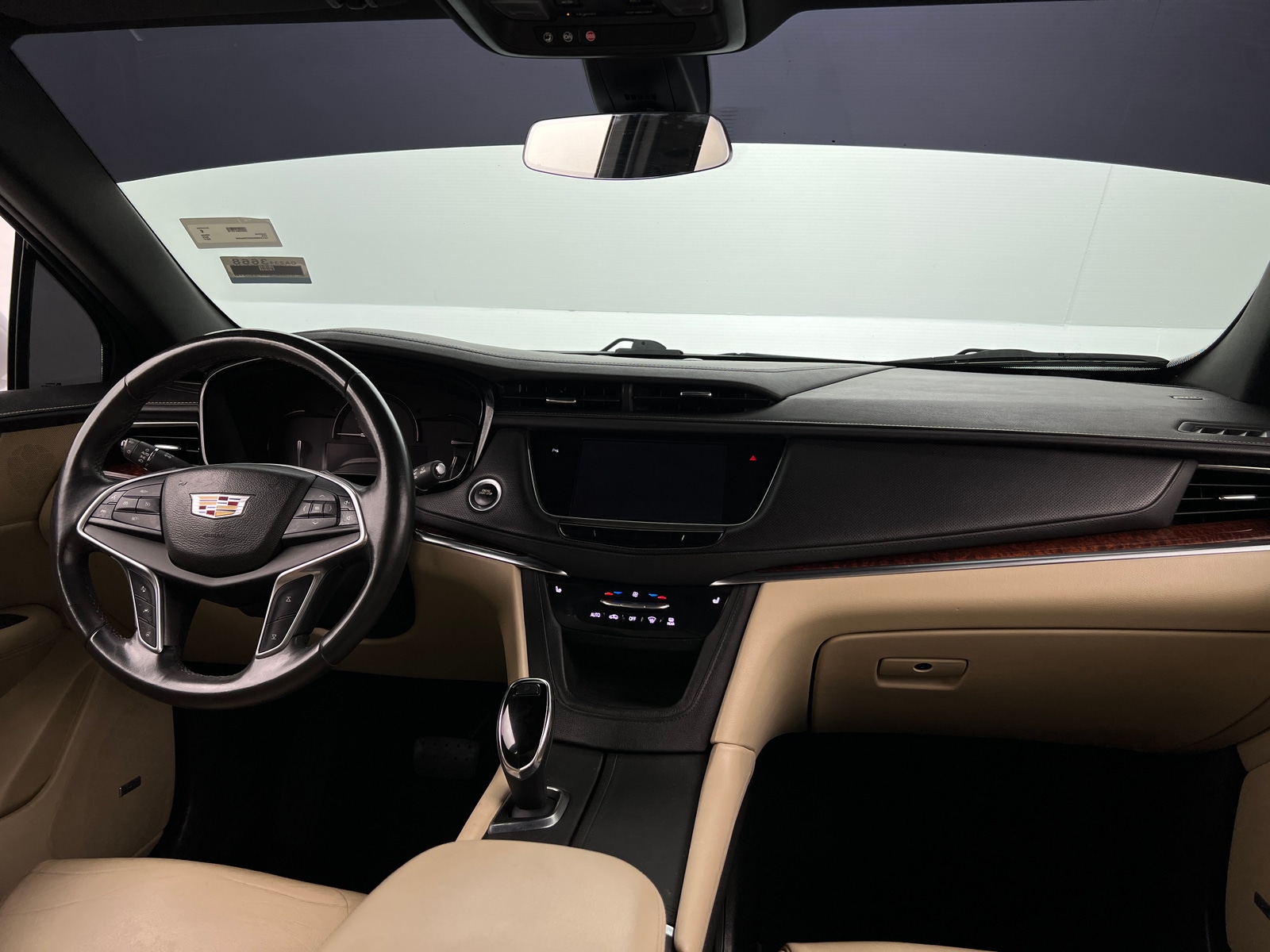 Thumbnail: 2017 Cadillac XT5 - 2