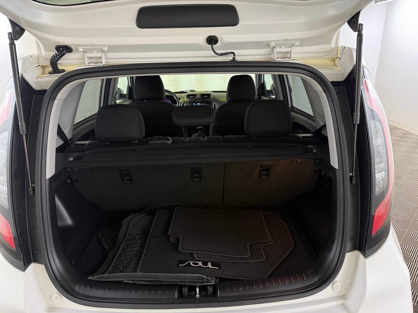 Thumbnail: 2017 Kia Soul - 7