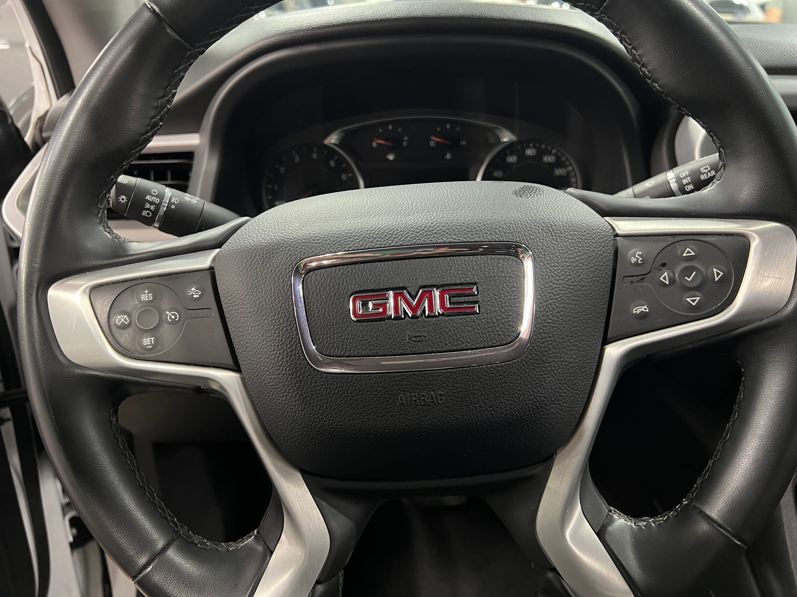 Thumbnail: 2023 GMC Acadia - 4