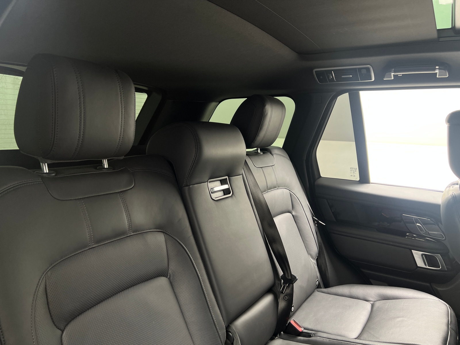 Thumbnail: 2021 Land Rover Range Rover - 5