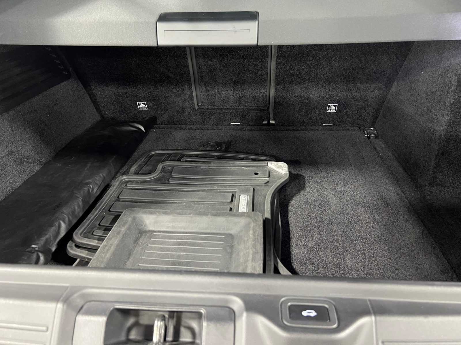 Thumbnail: 2021 Land Rover Range Rover - 6