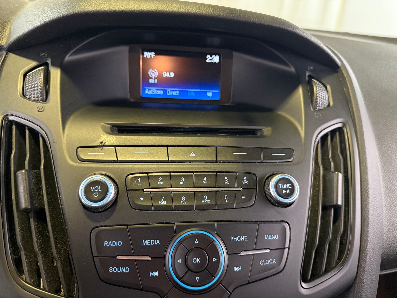 Thumbnail: 2016 Ford Focus - 4