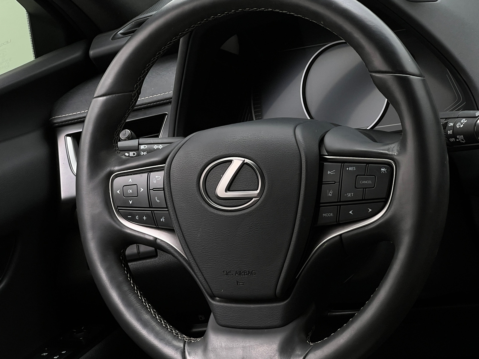 Thumbnail: 2019 Lexus UX - 4