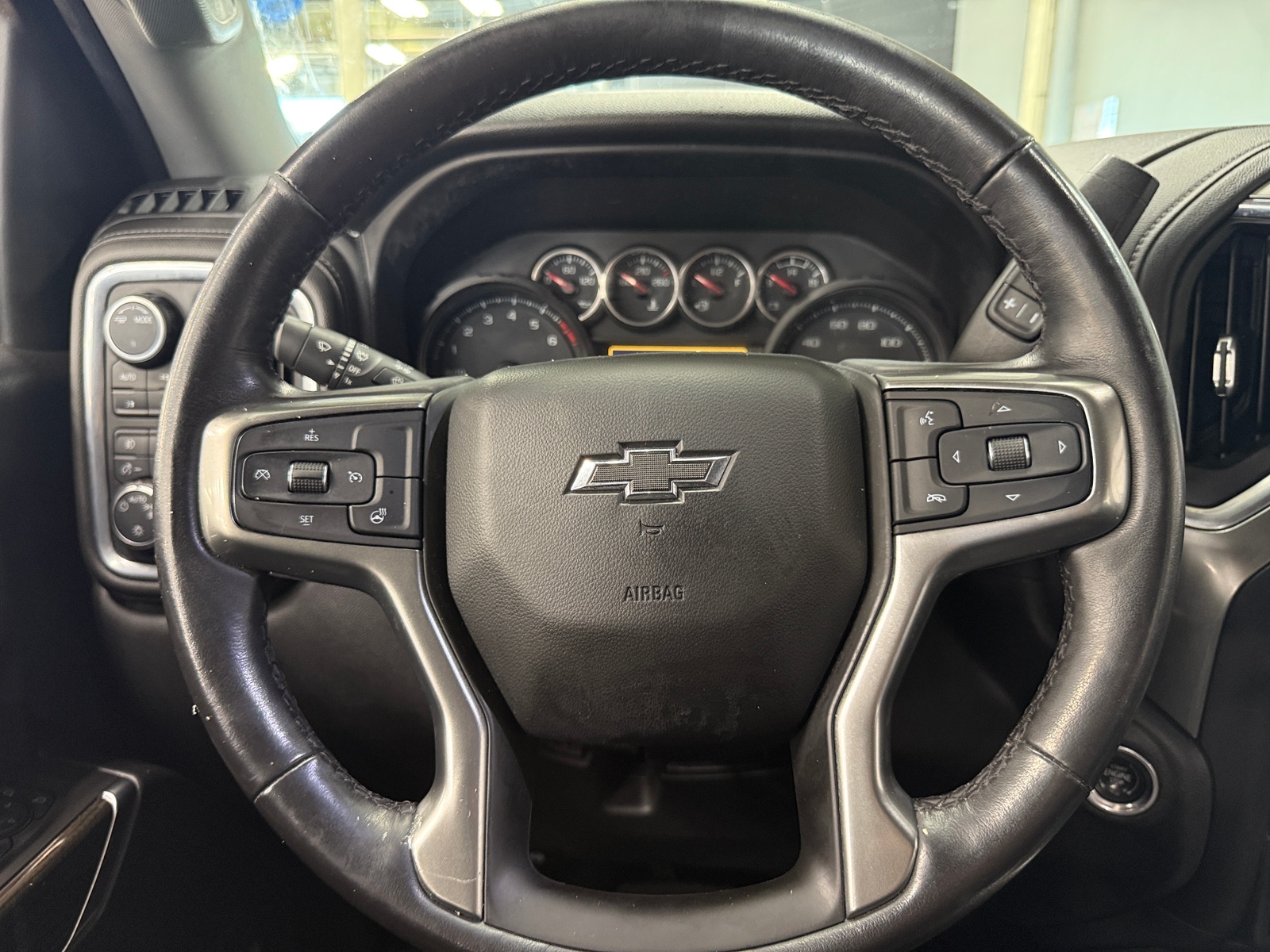 Thumbnail: 2021 Chevrolet Silverado 1500 - 4