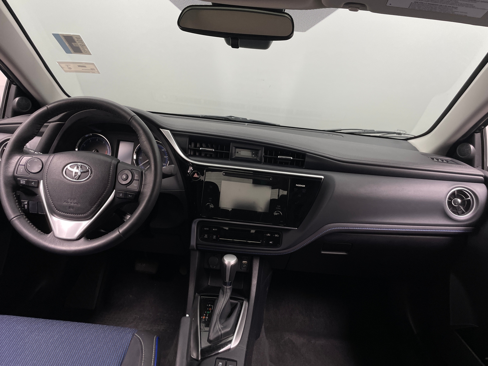 Thumbnail: 2017 Toyota Corolla - 3