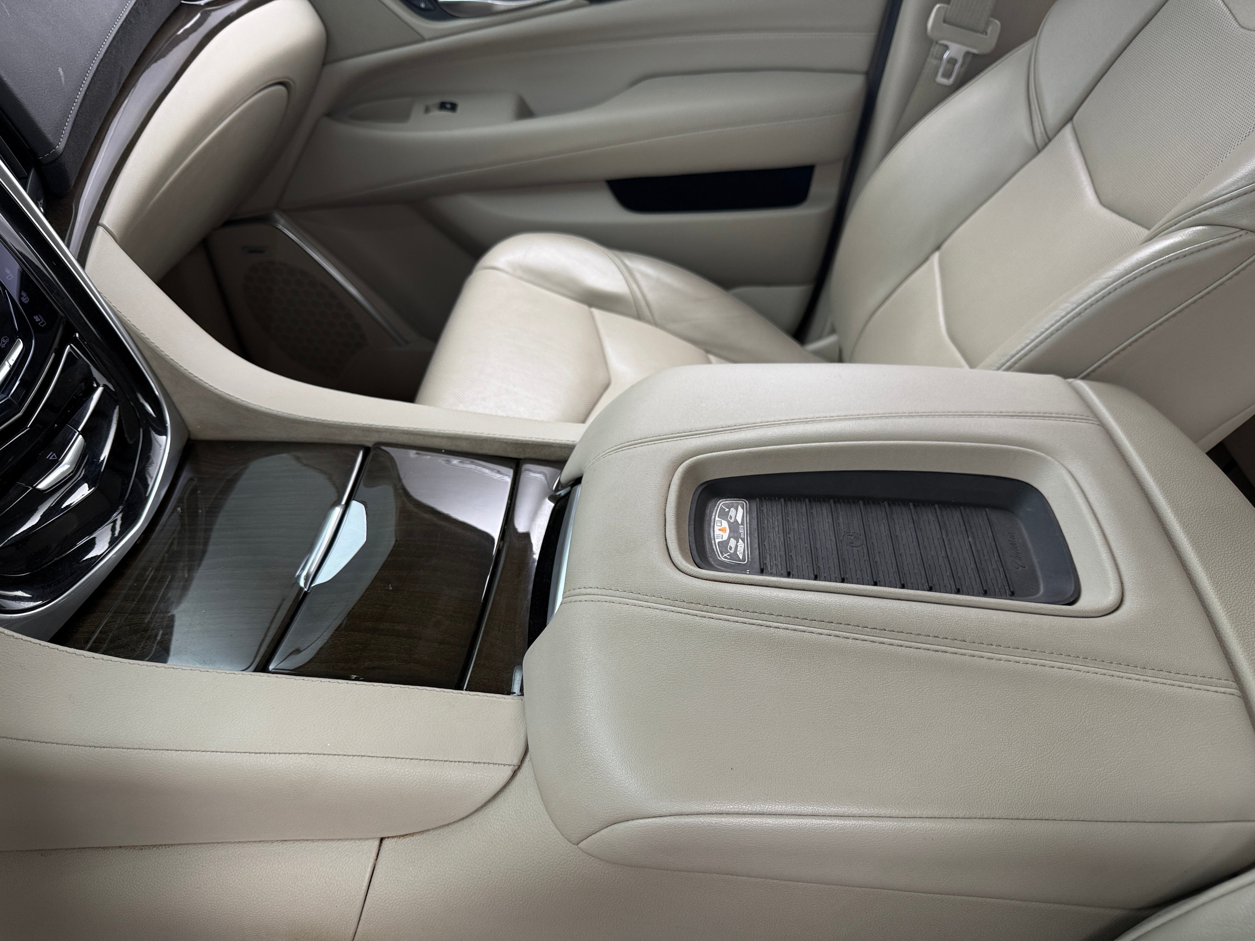 Image 2 of 2020 Cadillac Escalade ESV Luxury