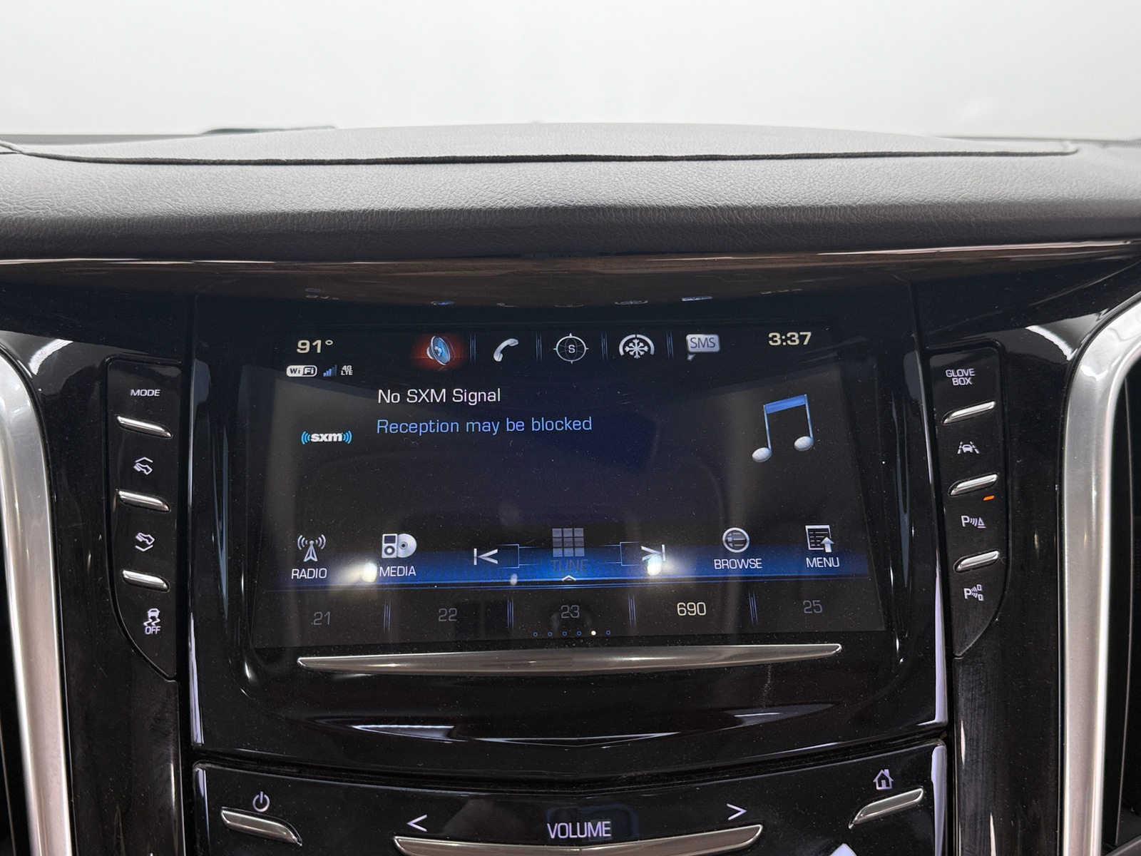 Thumbnail: 2020 Cadillac Escalade - 3