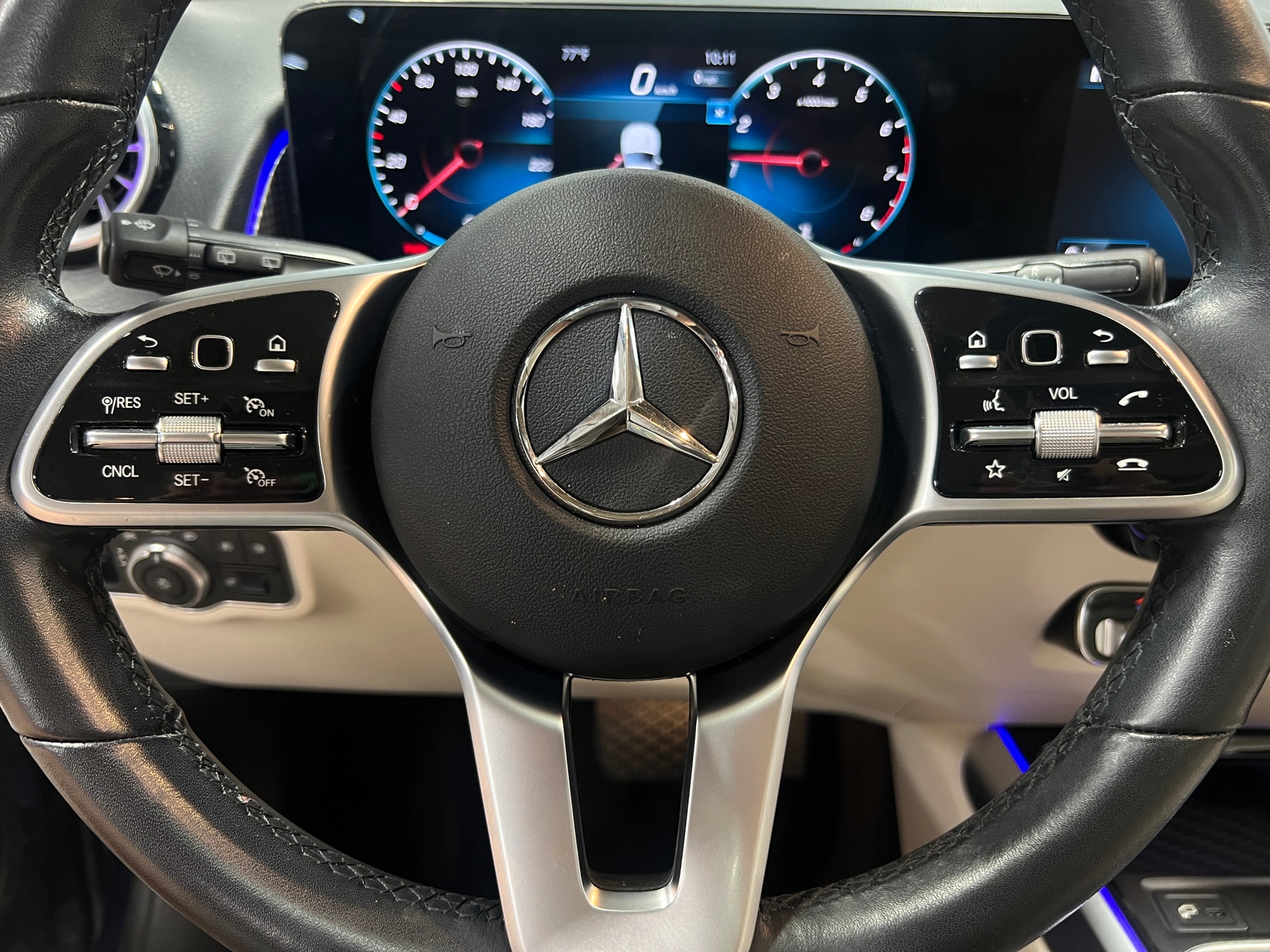 Thumbnail: 2022 Mercedes-Benz GLB - 4