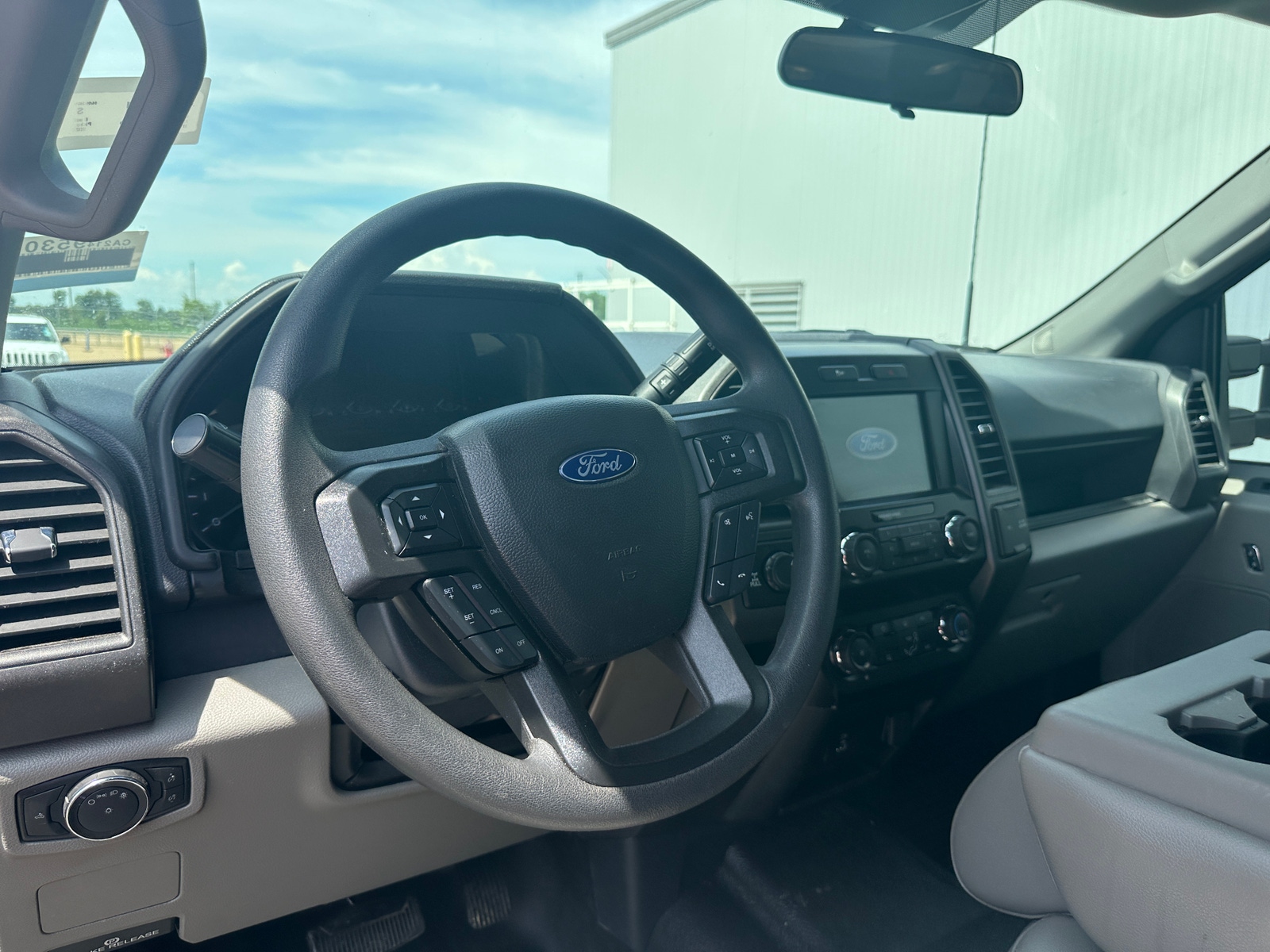 Thumbnail: 2022 Ford Econoline - 4