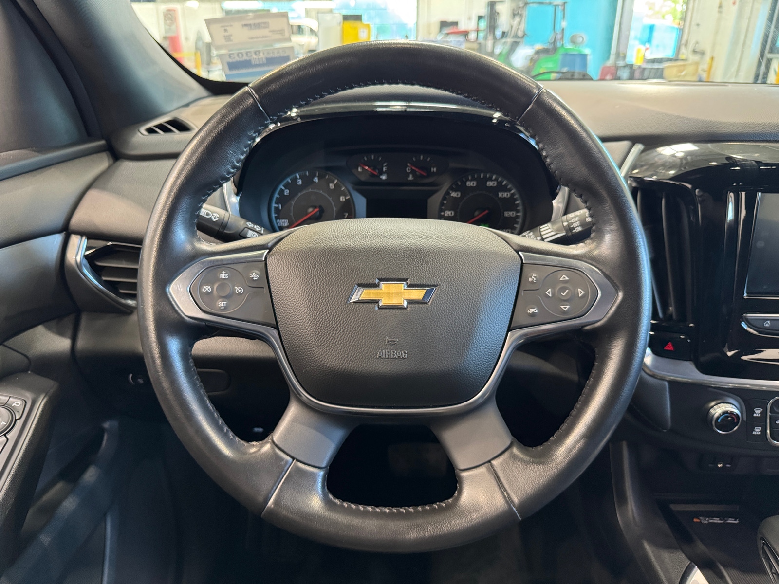 Thumbnail: 2022 Chevrolet Traverse - 5