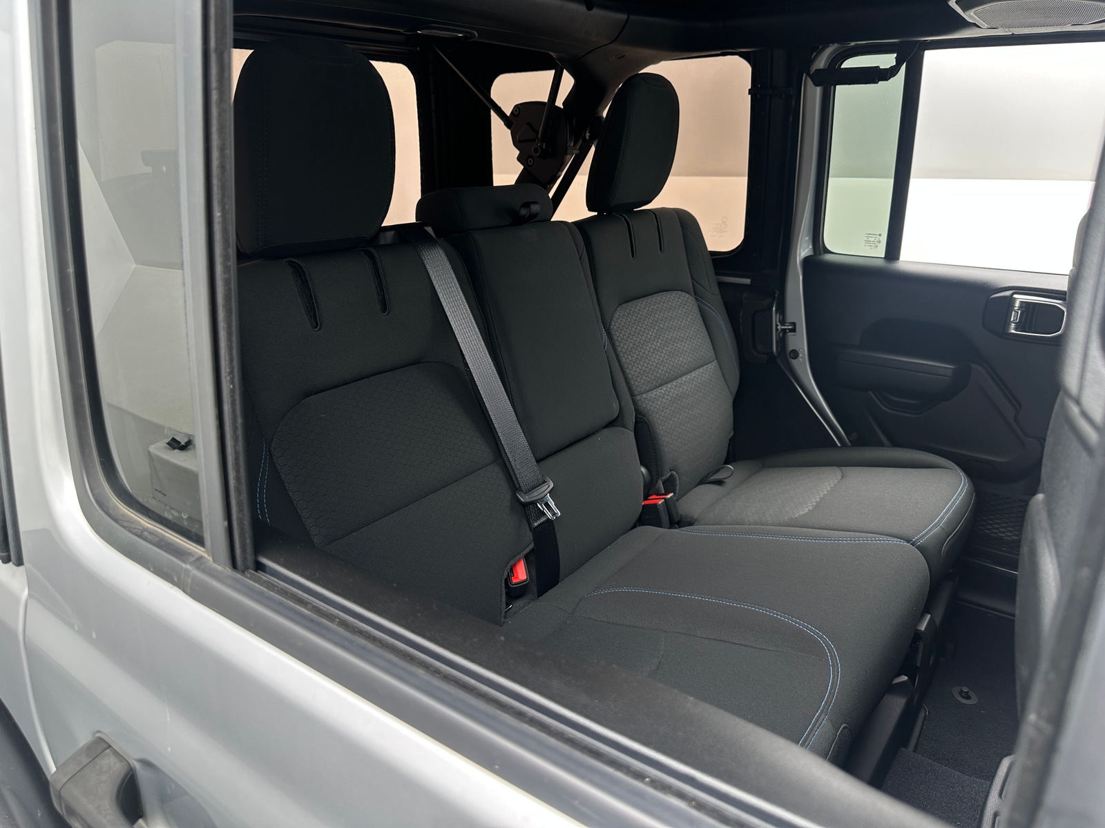 Thumbnail: 2022 Jeep Wrangler - 6