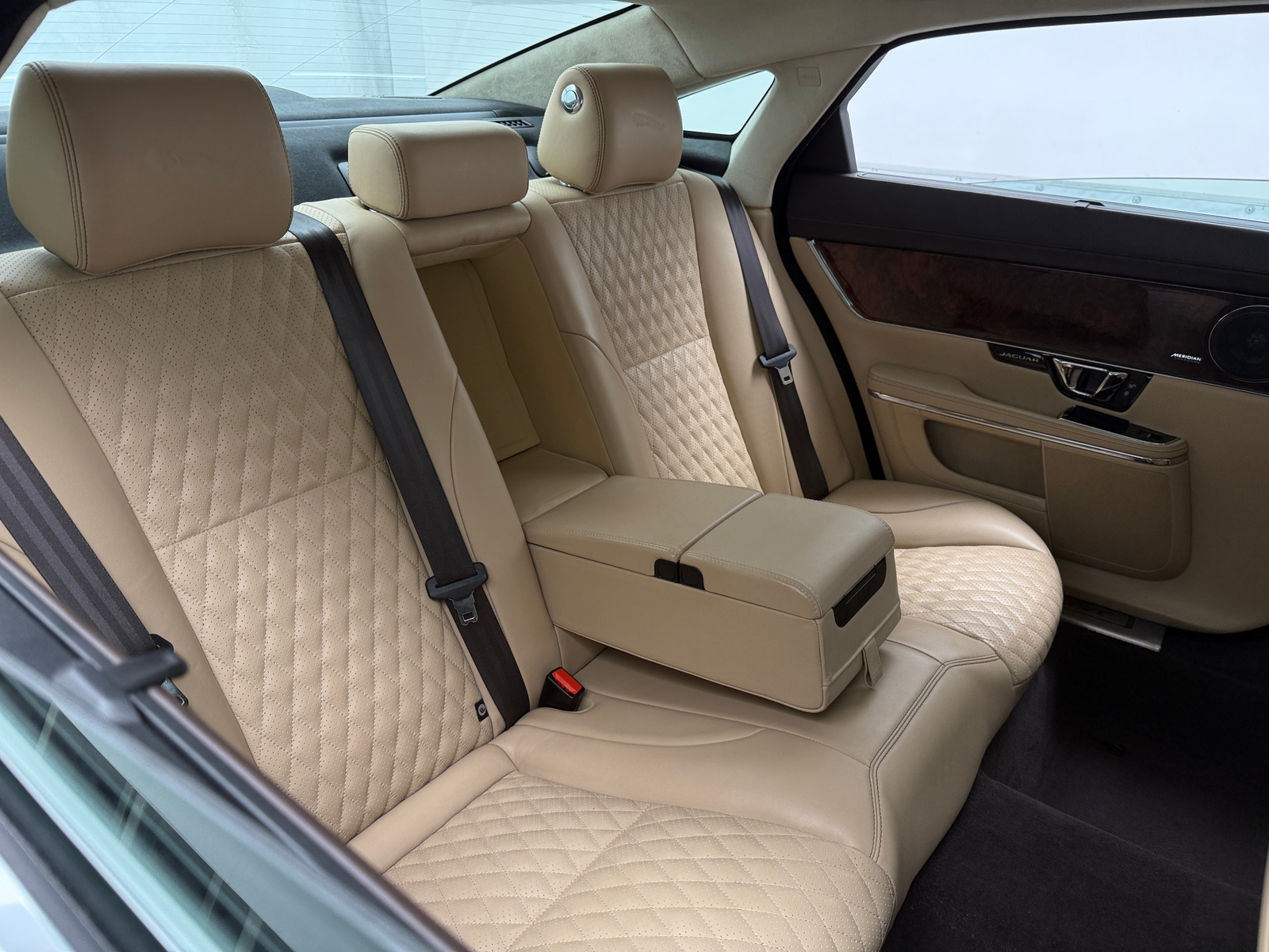 Thumbnail: 2016 Jaguar XJ - 5