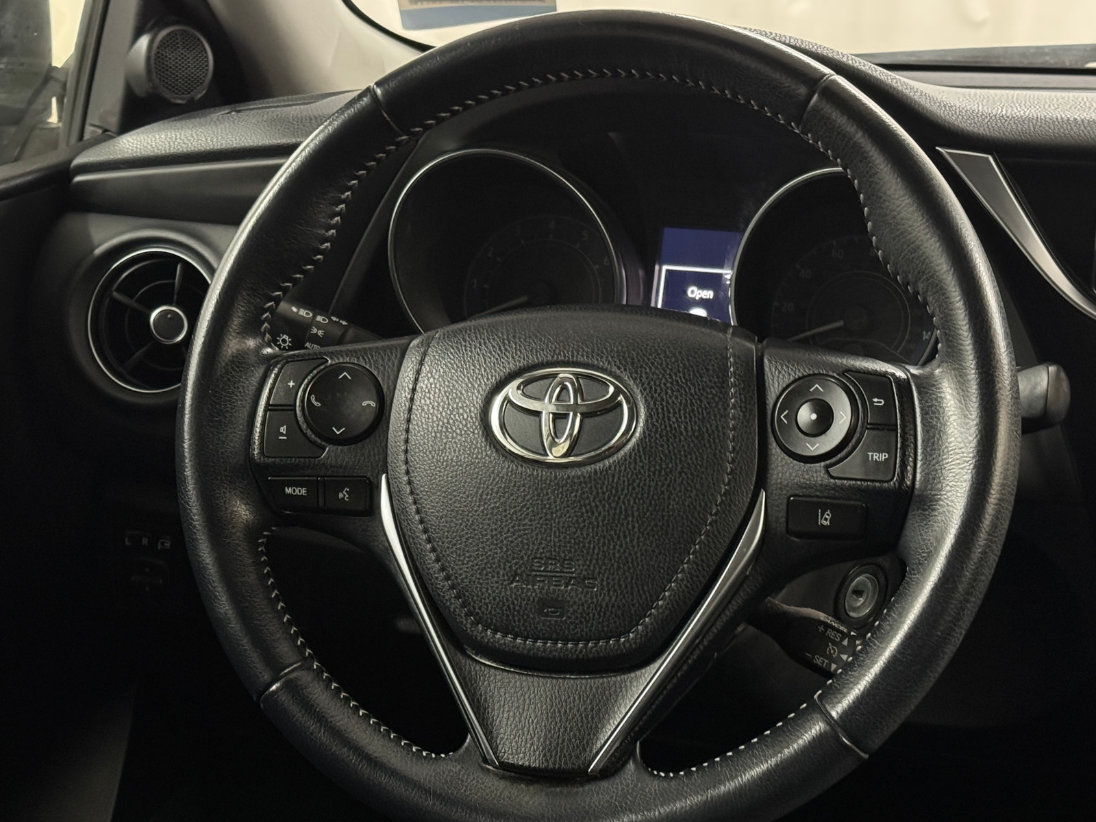 Thumbnail: 2018 Toyota Corolla iM - 5