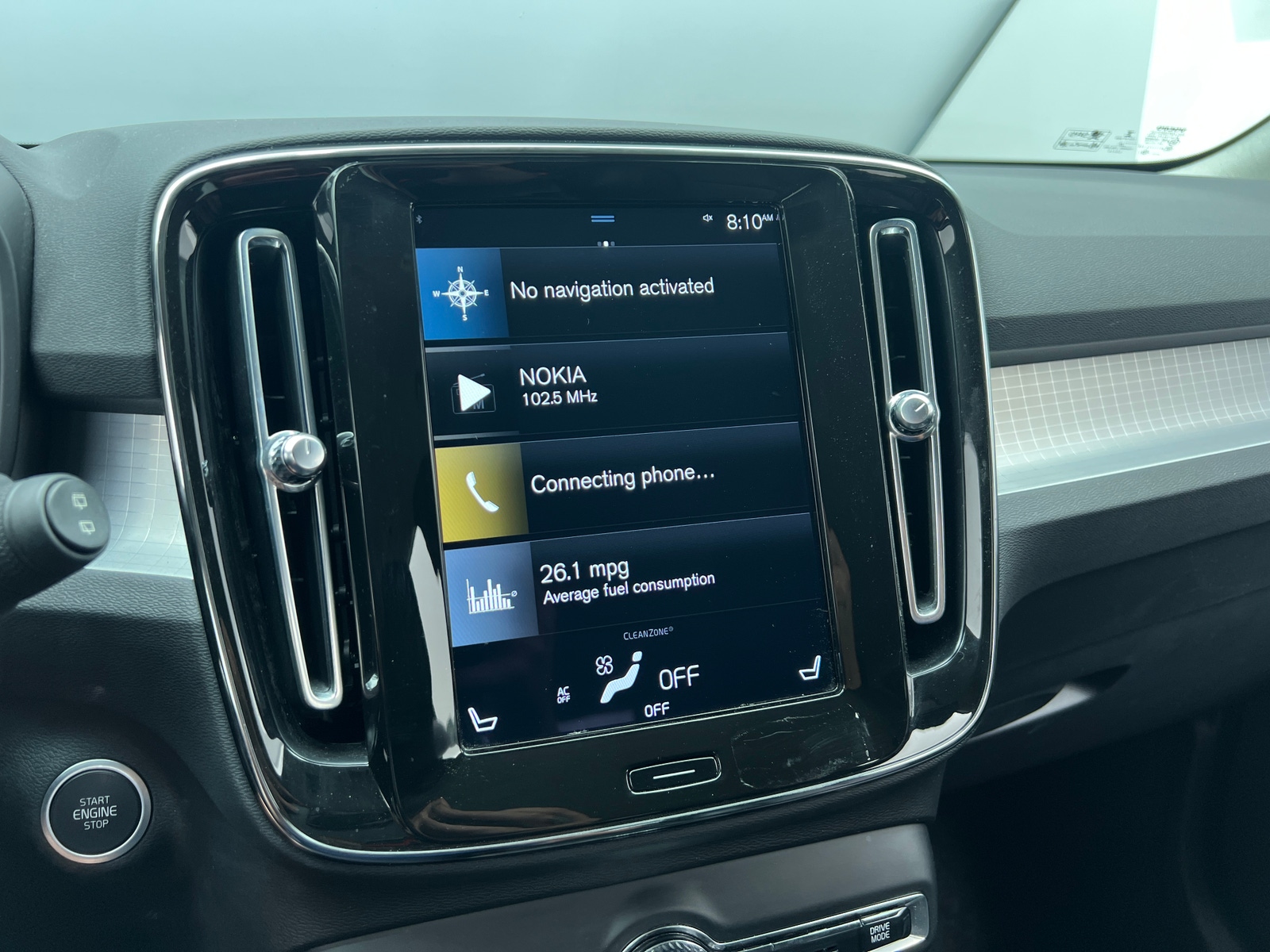 Thumbnail: 2022 Volvo XC40 - 3