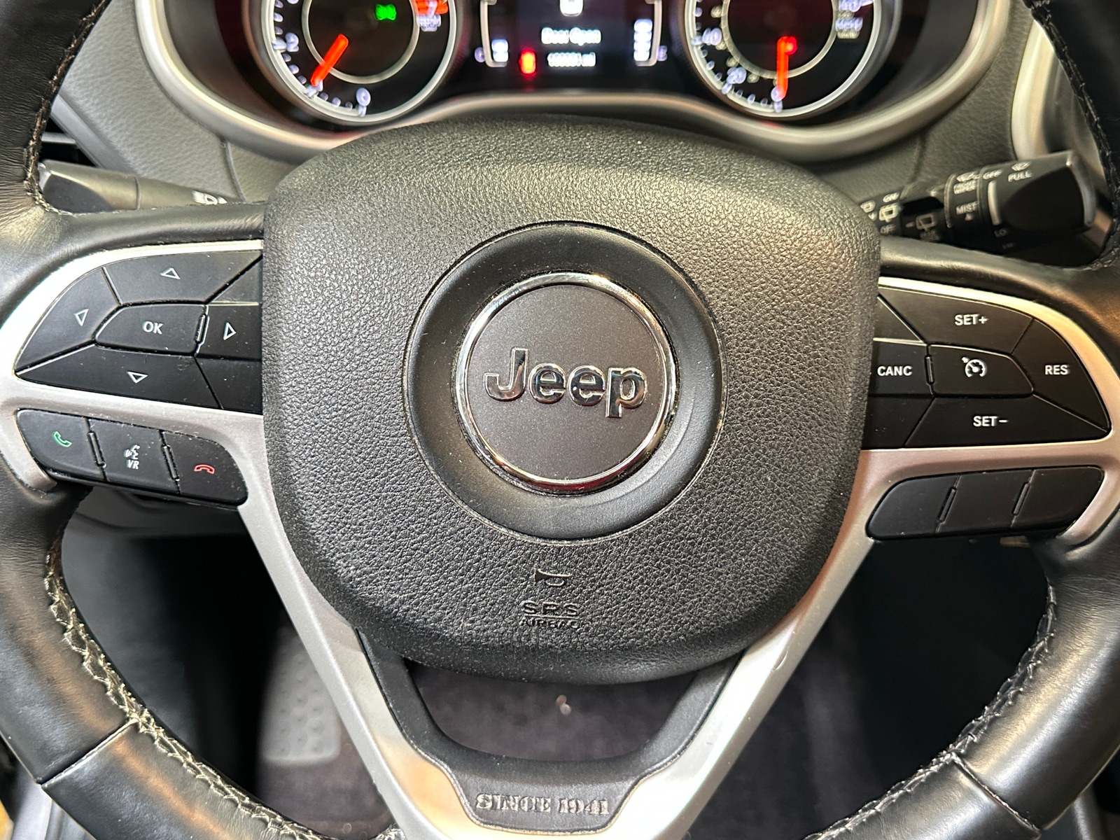 Thumbnail: 2018 Jeep Cherokee - 5