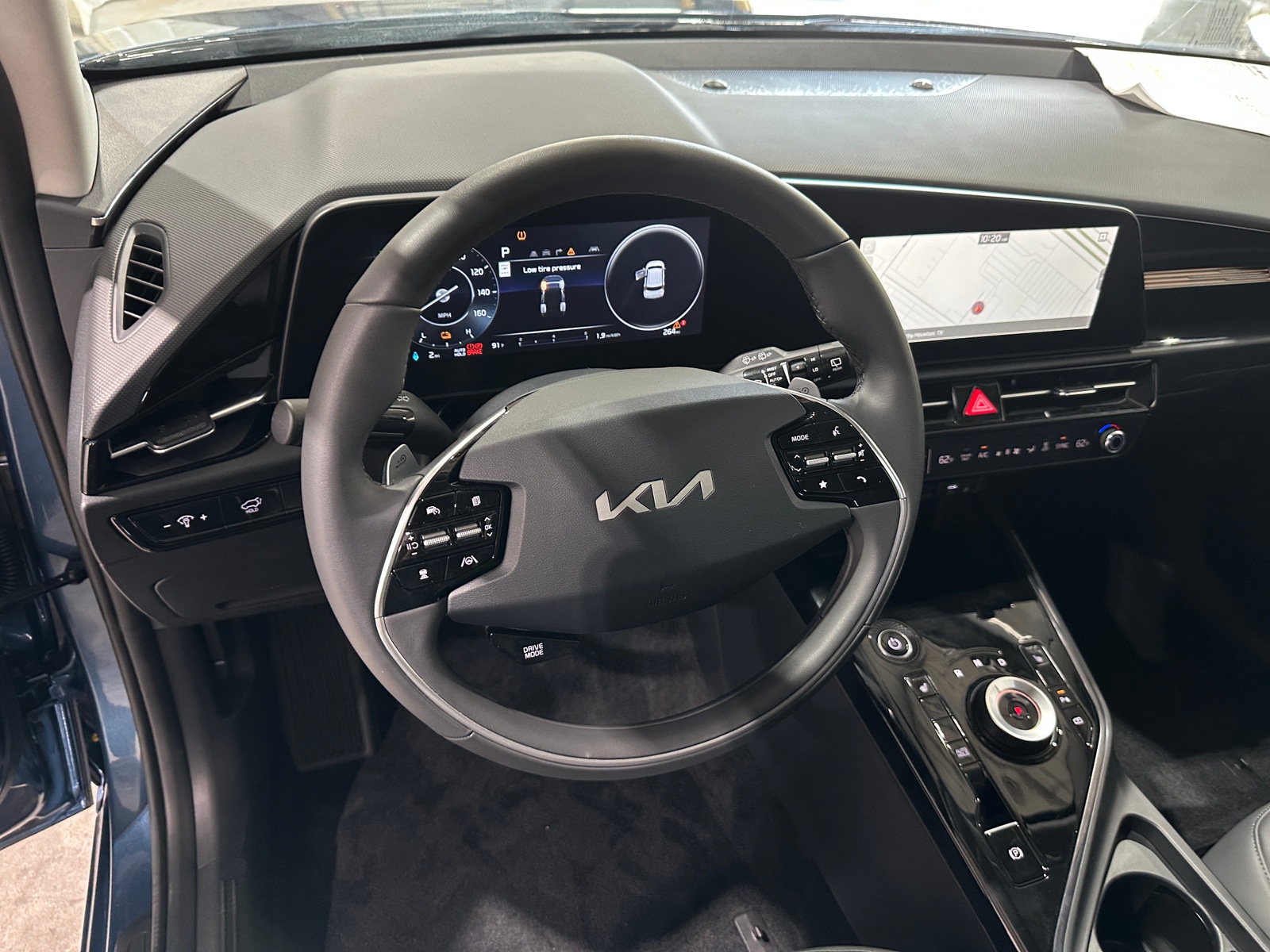 Thumbnail: 2024 Kia Niro - 4