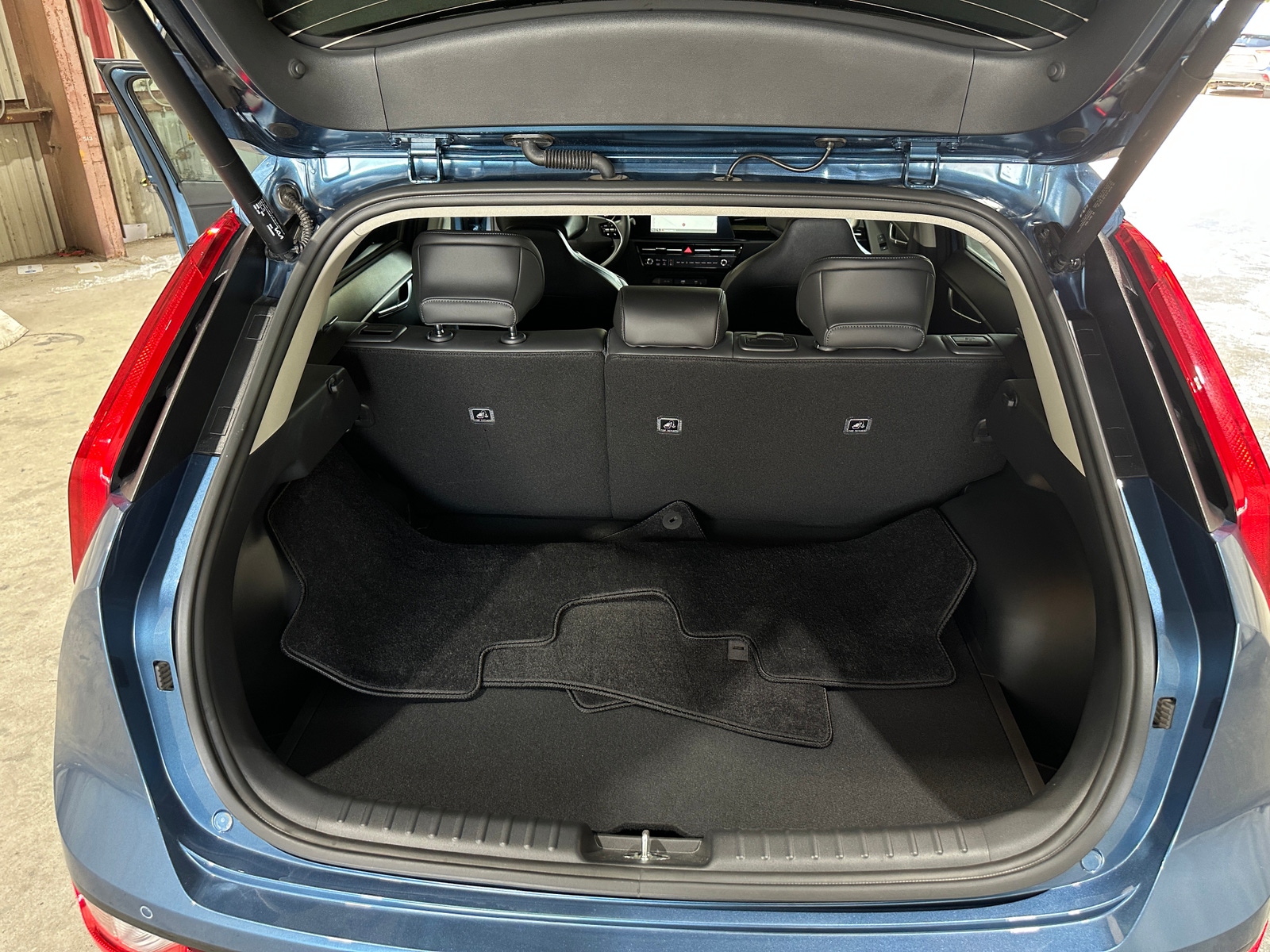 Thumbnail: 2024 Kia Niro - 6