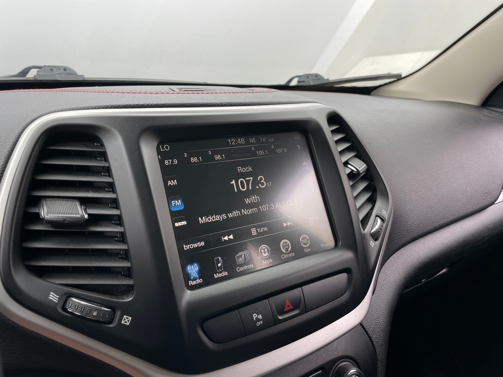 Thumbnail: 2015 Jeep Cherokee - 3
