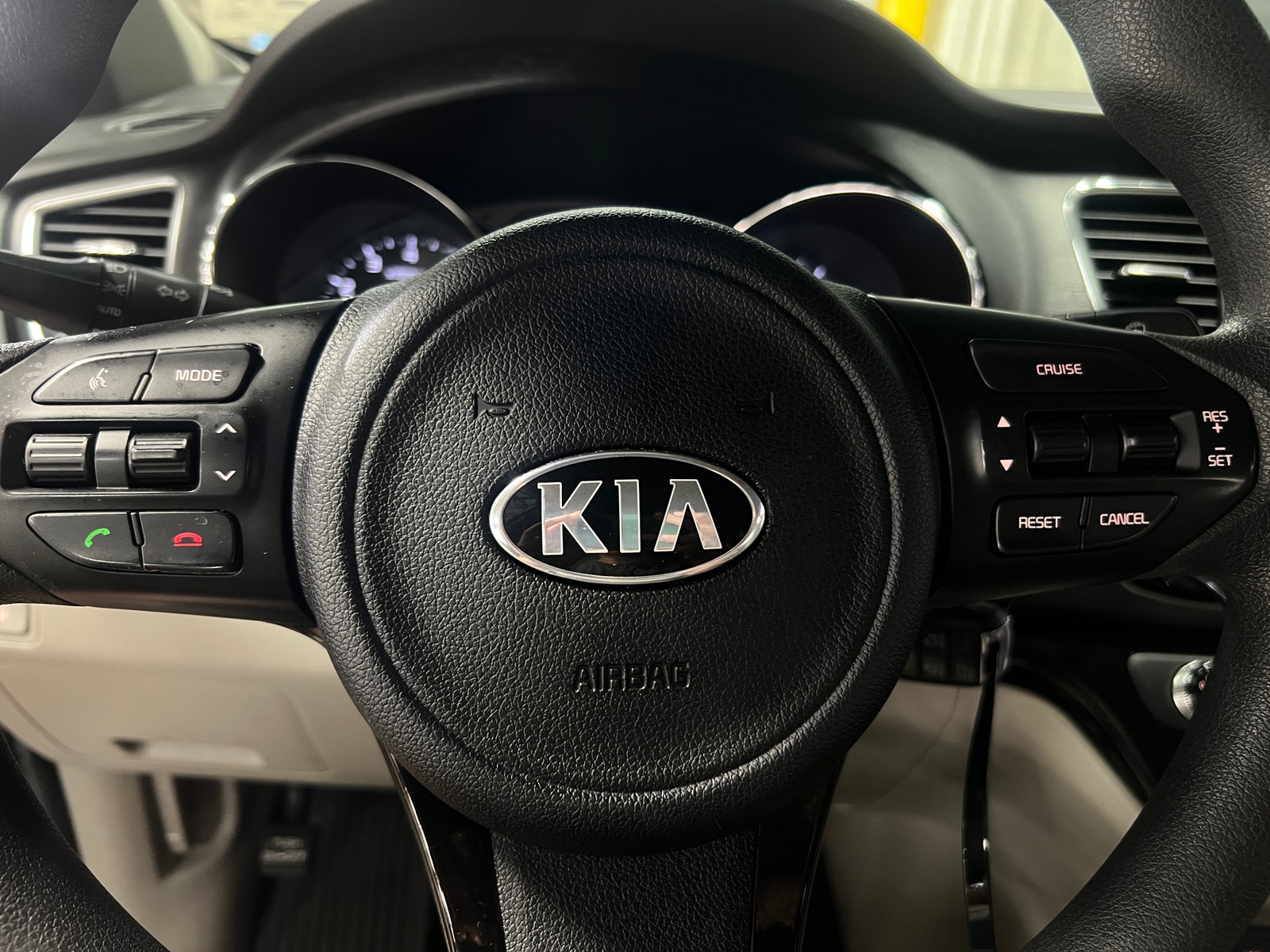 Thumbnail: 2016 Kia Sedona - 5