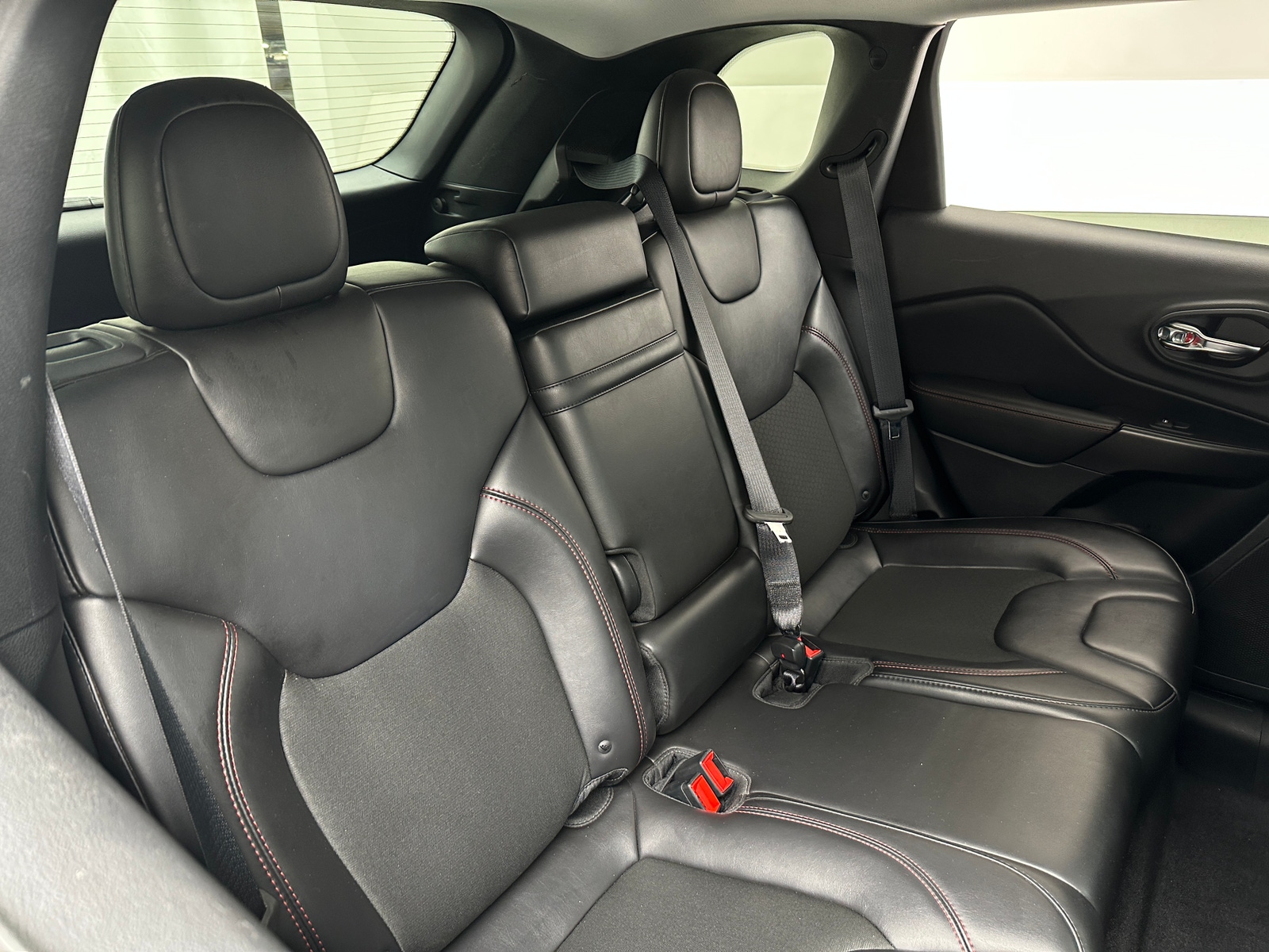 Thumbnail: 2019 Jeep Cherokee - 5