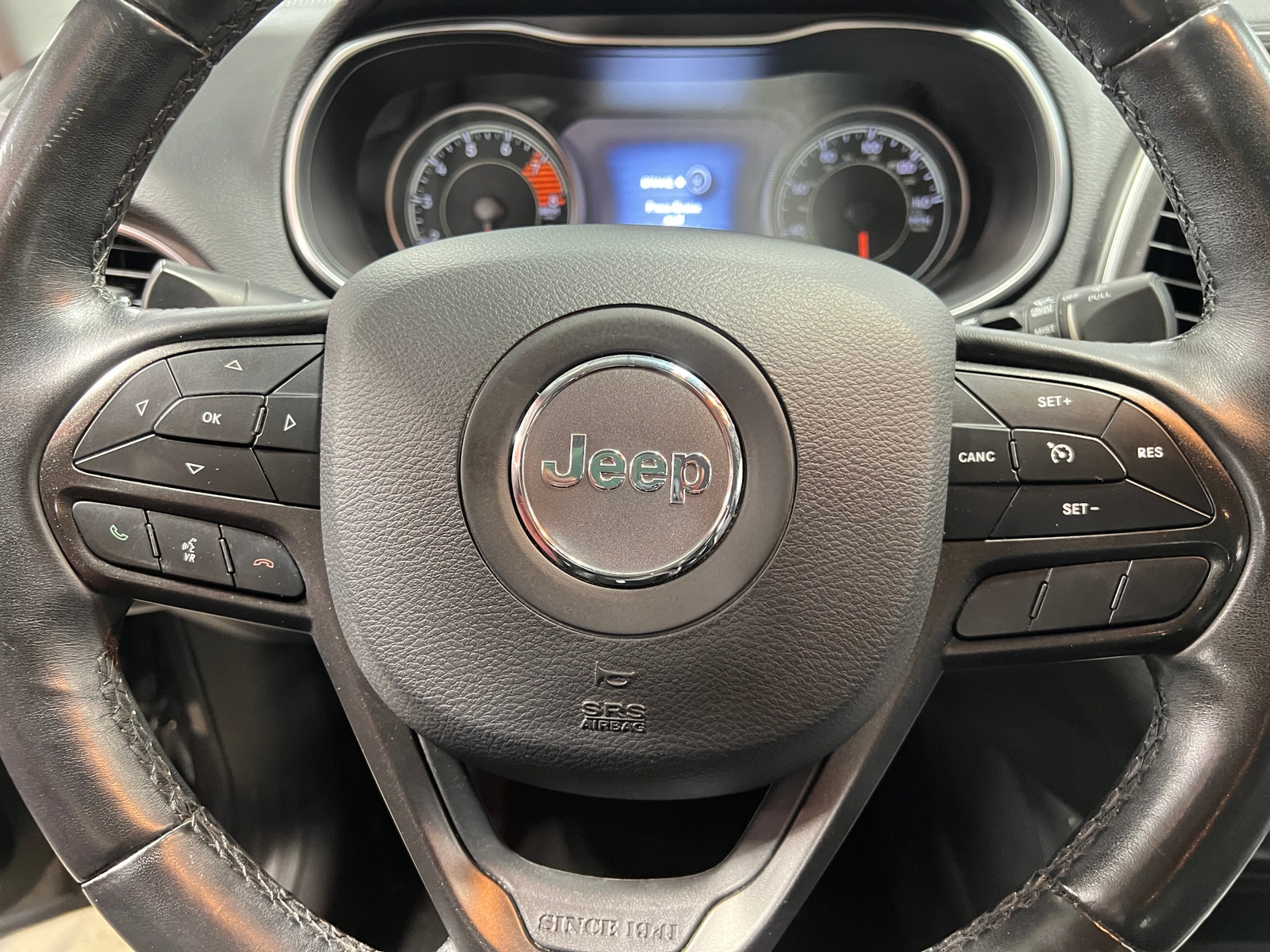 Thumbnail: 2019 Jeep Cherokee - 4