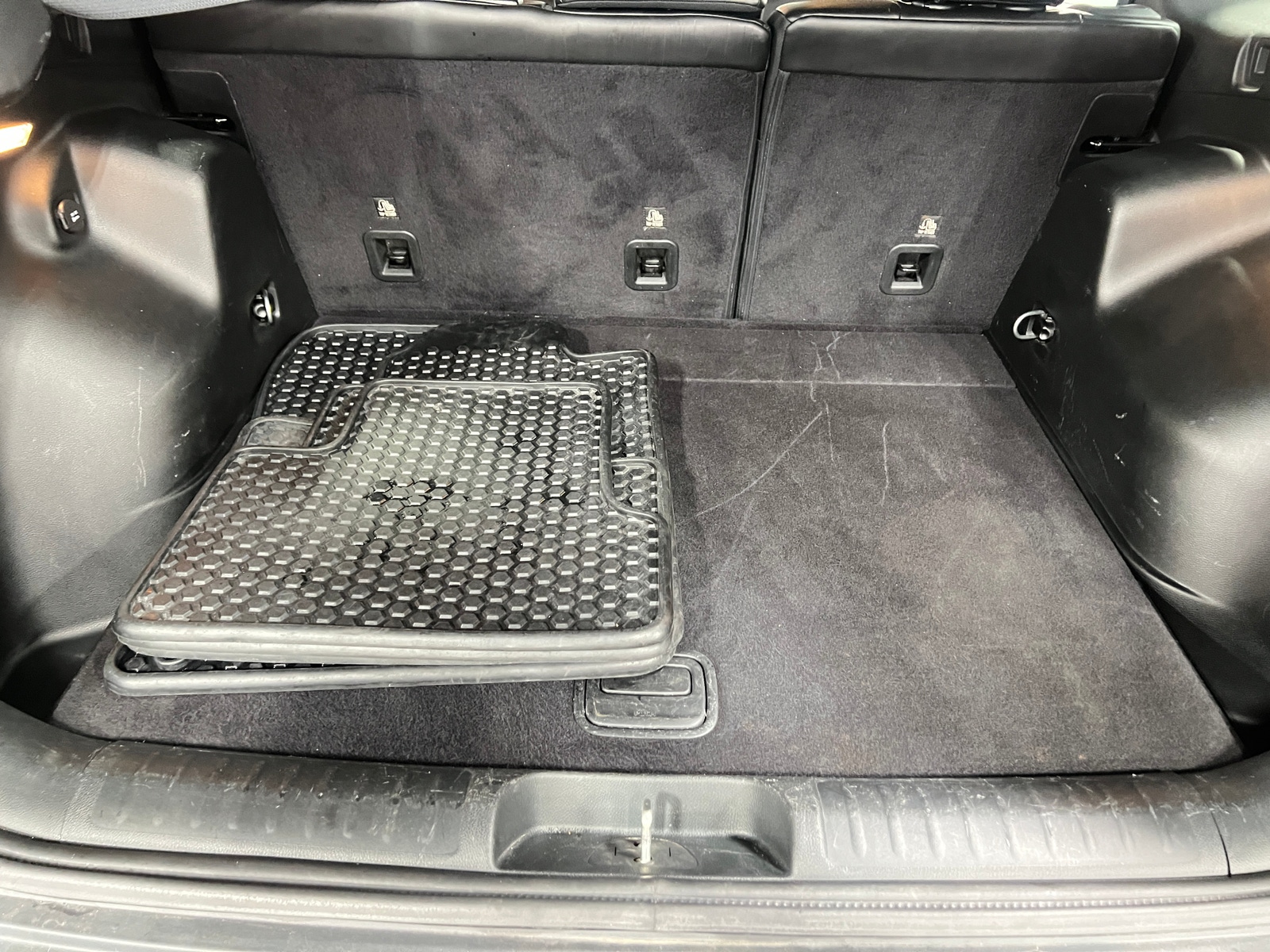 Thumbnail: 2019 Jeep Cherokee - 6