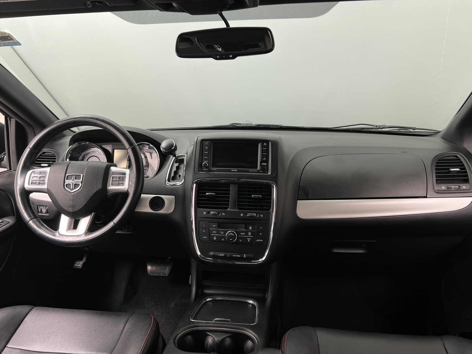 Thumbnail: 2017 Dodge Grand Caravan - 2
